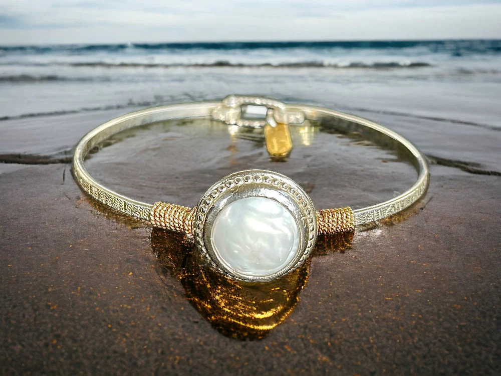 Luna Pearl Bracelet - Image 2