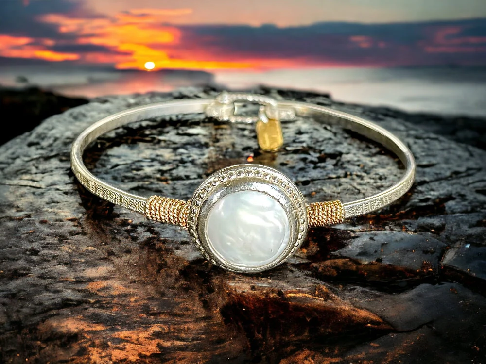 Luna Pearl Bracelet - Image 3