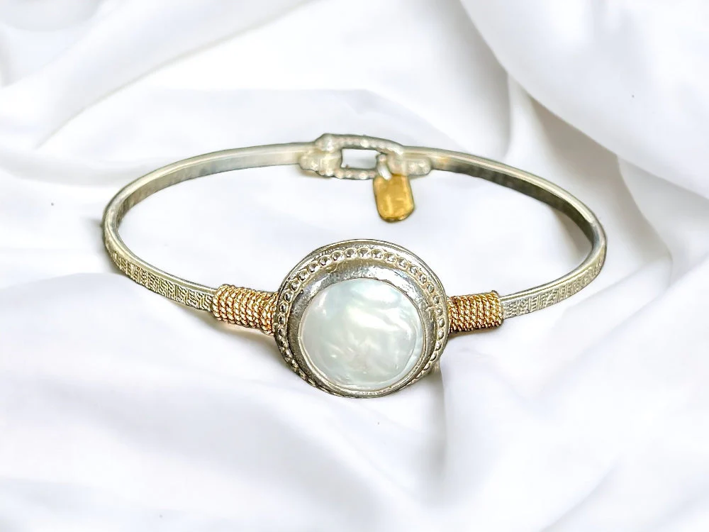 Luna Pearl Bracelet - Image 4