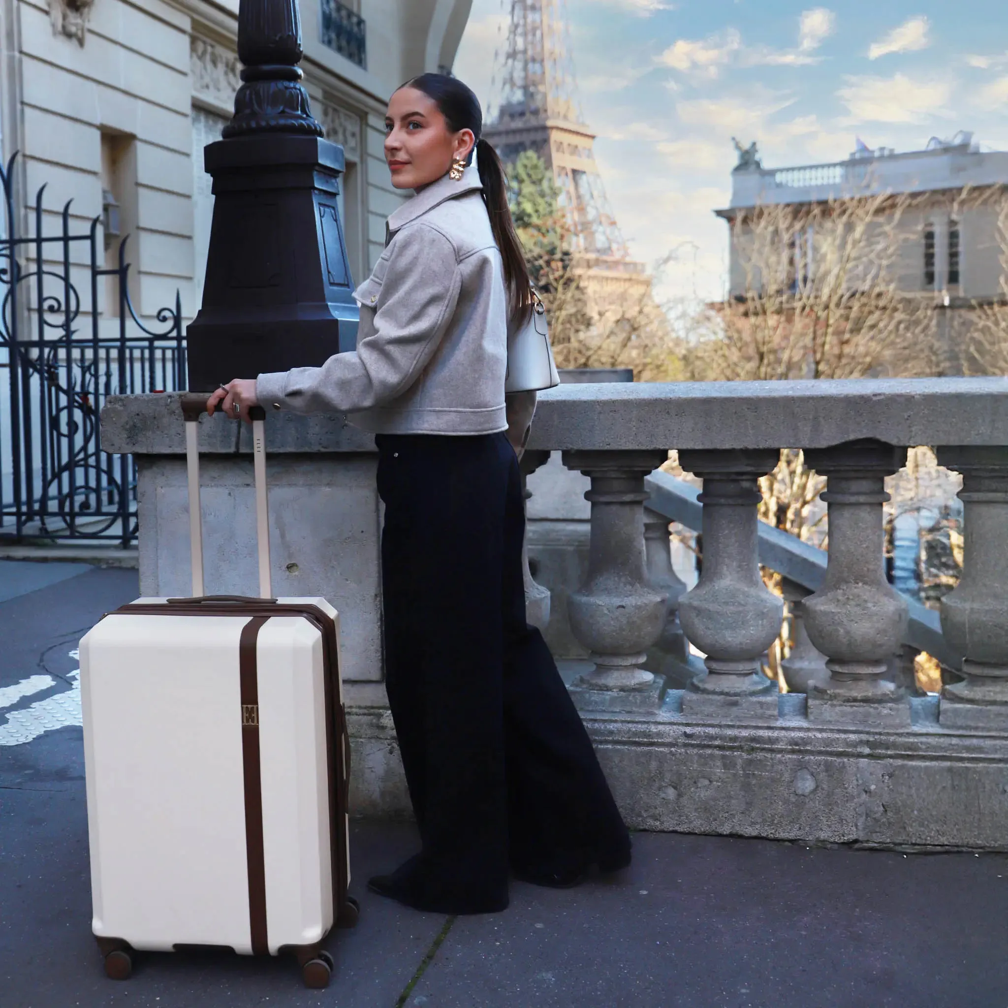 Luxe Journey 3 Piece Expandable Retro Luggage Set - Image 10