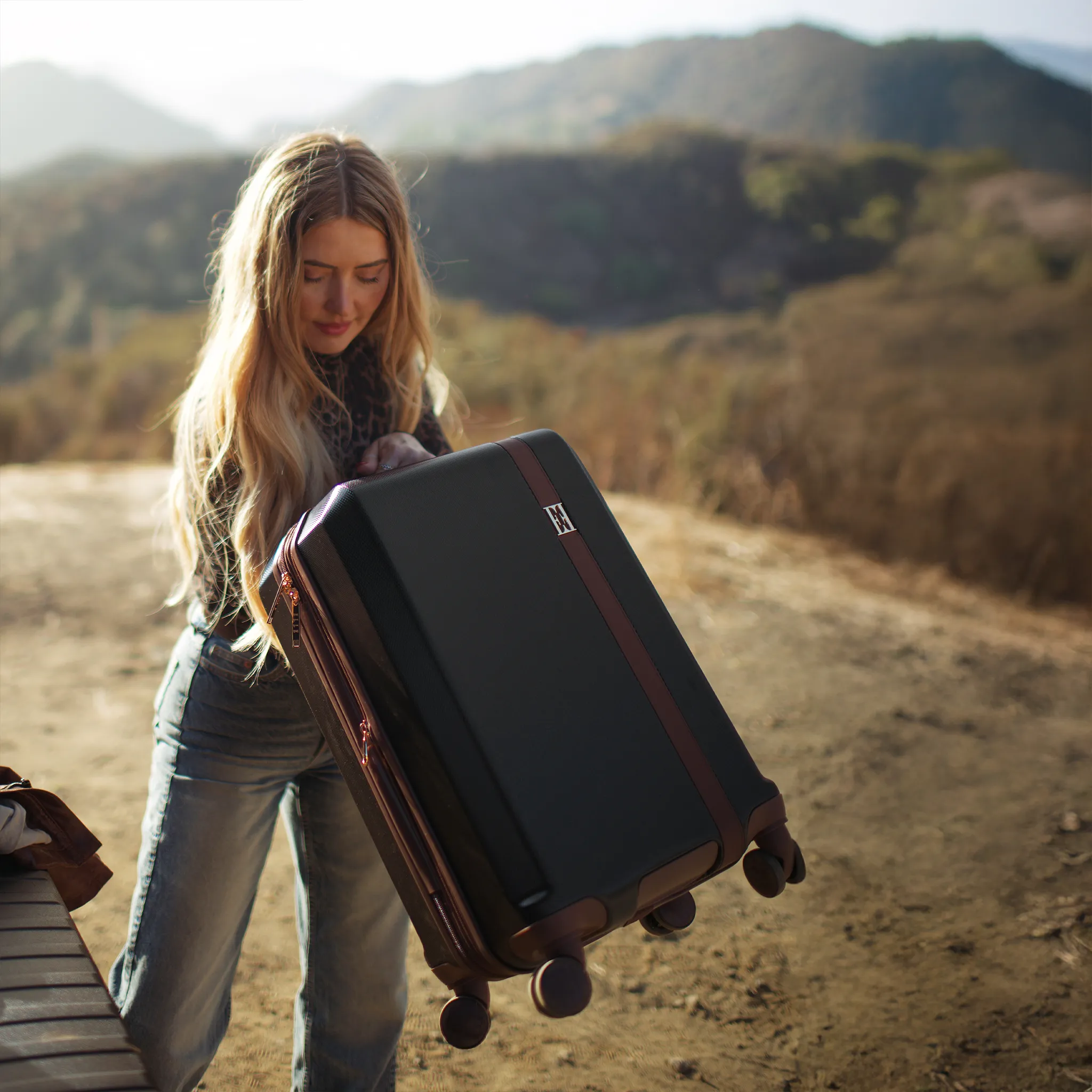 Luxe Journey Expandable 5 Piece Retro Luggage Set - Image 21