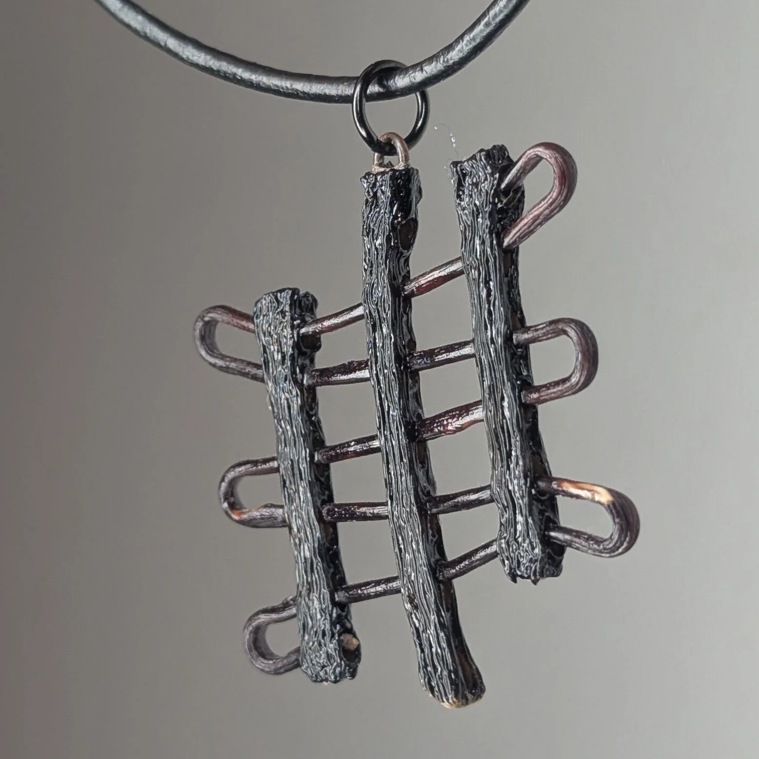Macravenora Pendant Necklace - Image 2