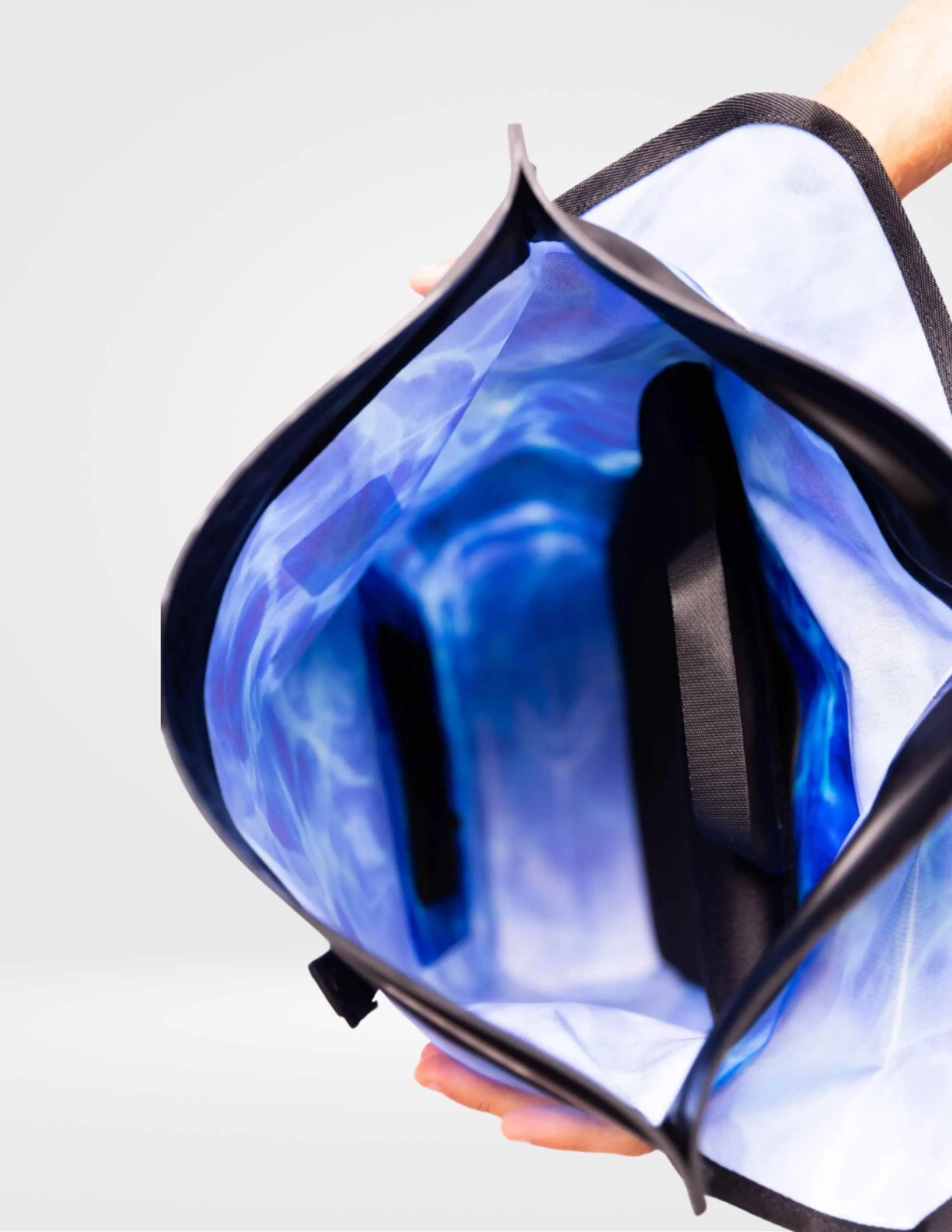 MagnaGuard-Auto-Sealing Dry Bag - Aqua Blue - Image 3