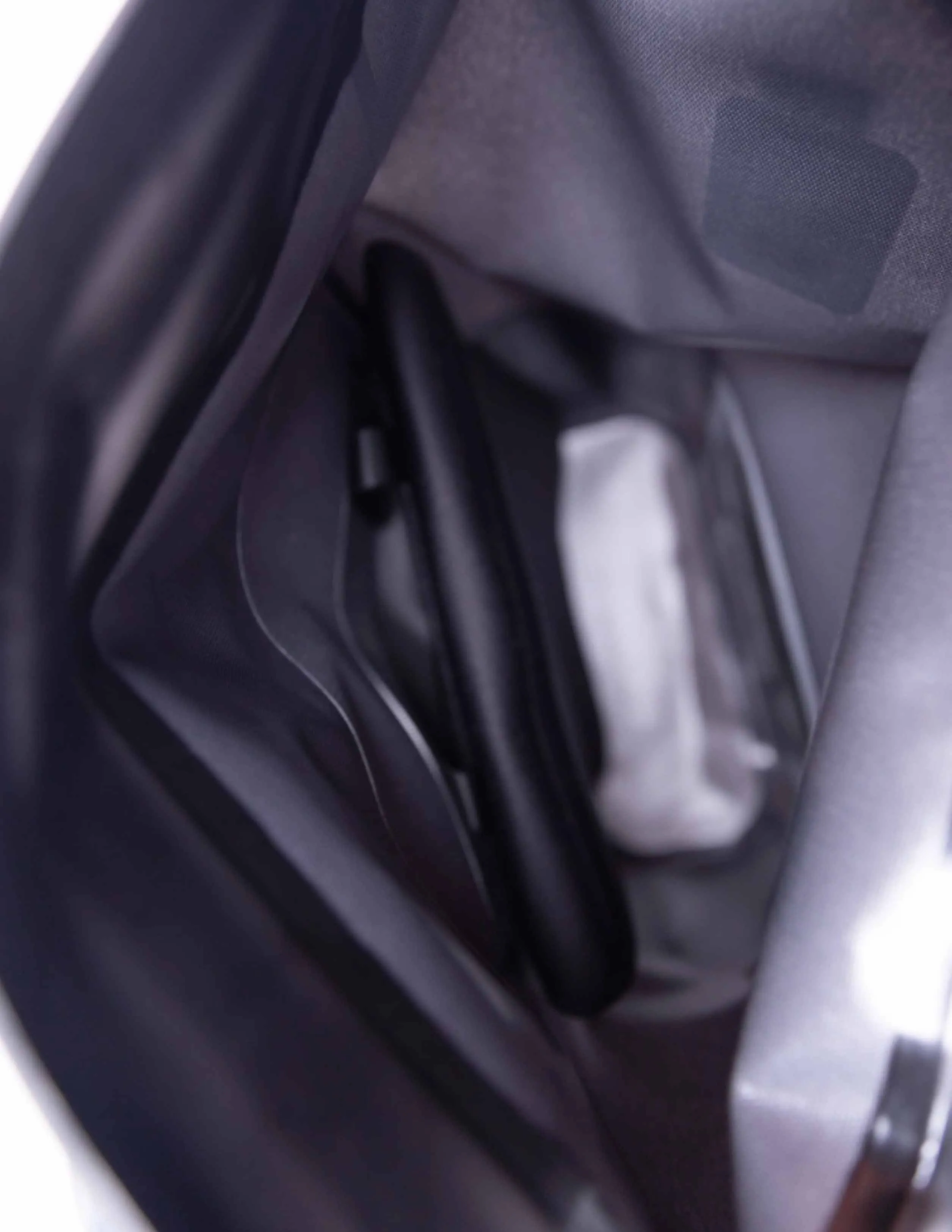 MagnaGuard-Auto-Sealing Dry Bag - Grey - Image 4