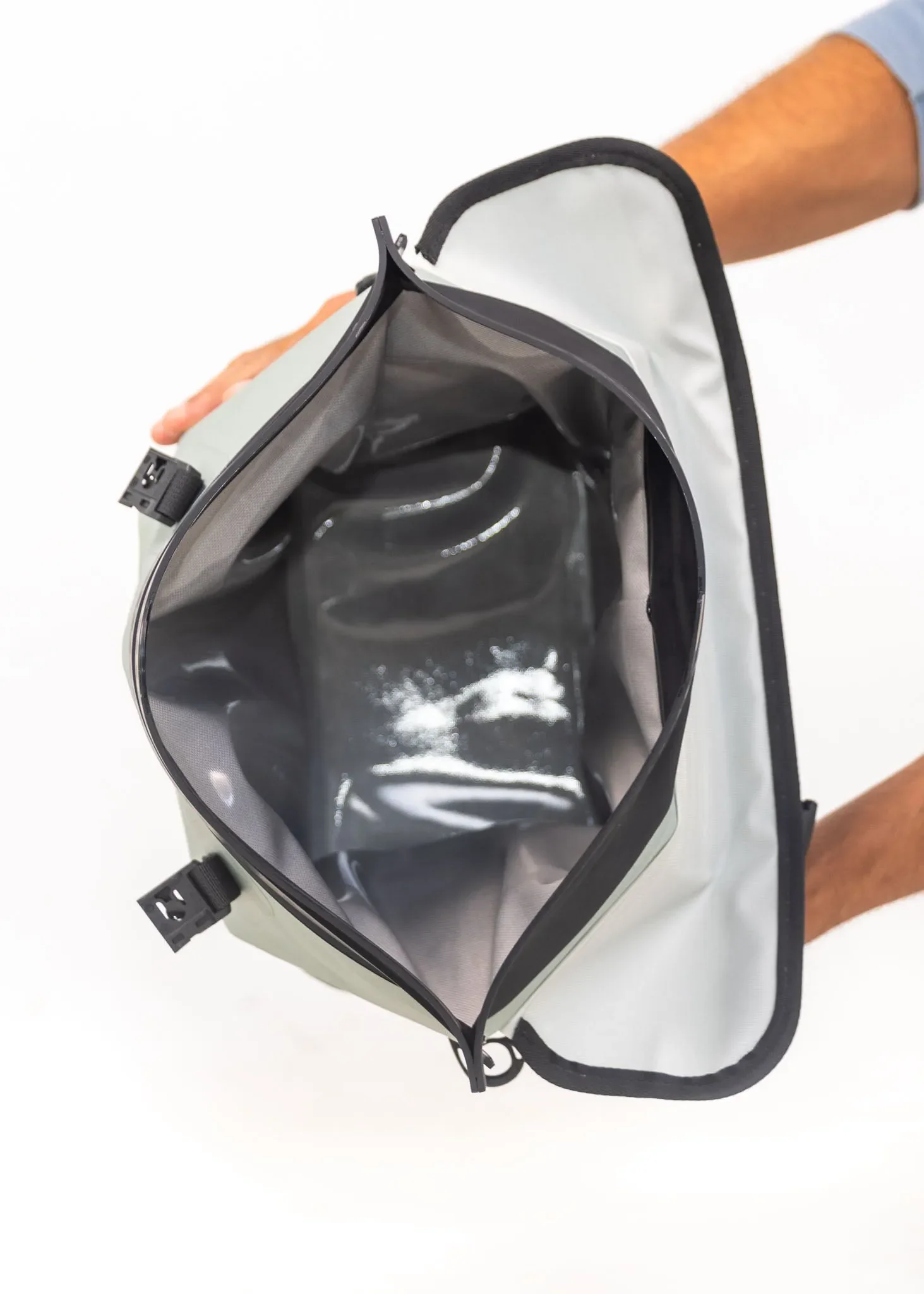 MagnaGuard Auto-Sealing, Waterproof, Floating, Scent Proof Day-Pack - Image 3