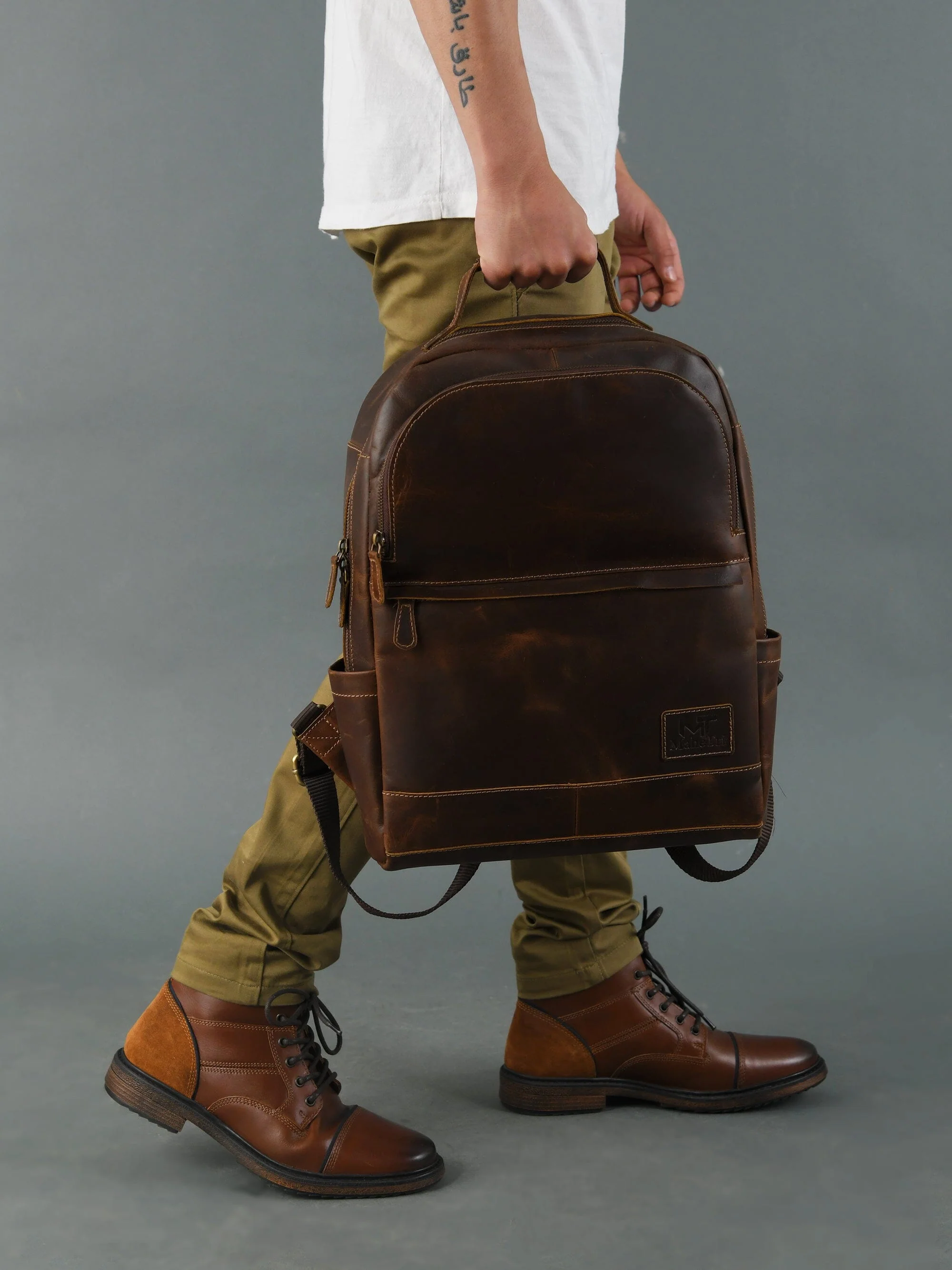 MaheTri Cambridge Unisex Buffalo Leather Backpack - Image 8