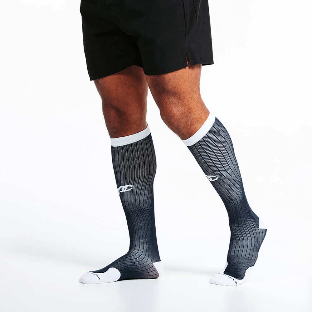 Marathon, Navy over White - Image 4