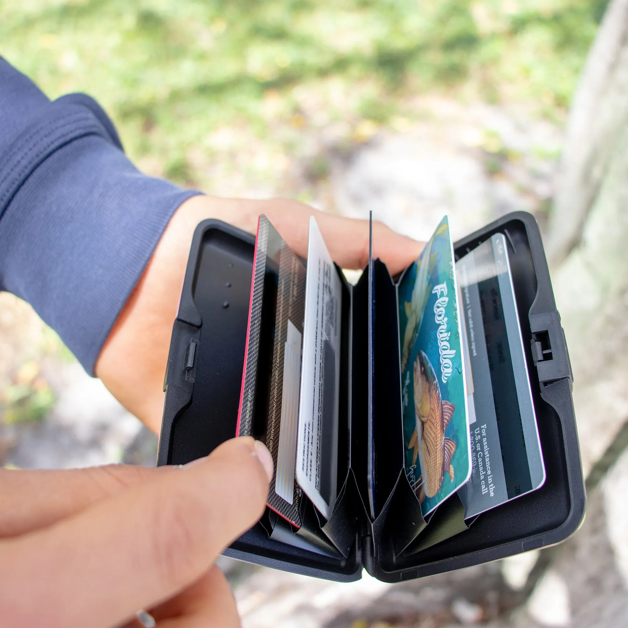 Surfer RFID Wallet & Credit Card Holder - Image 5