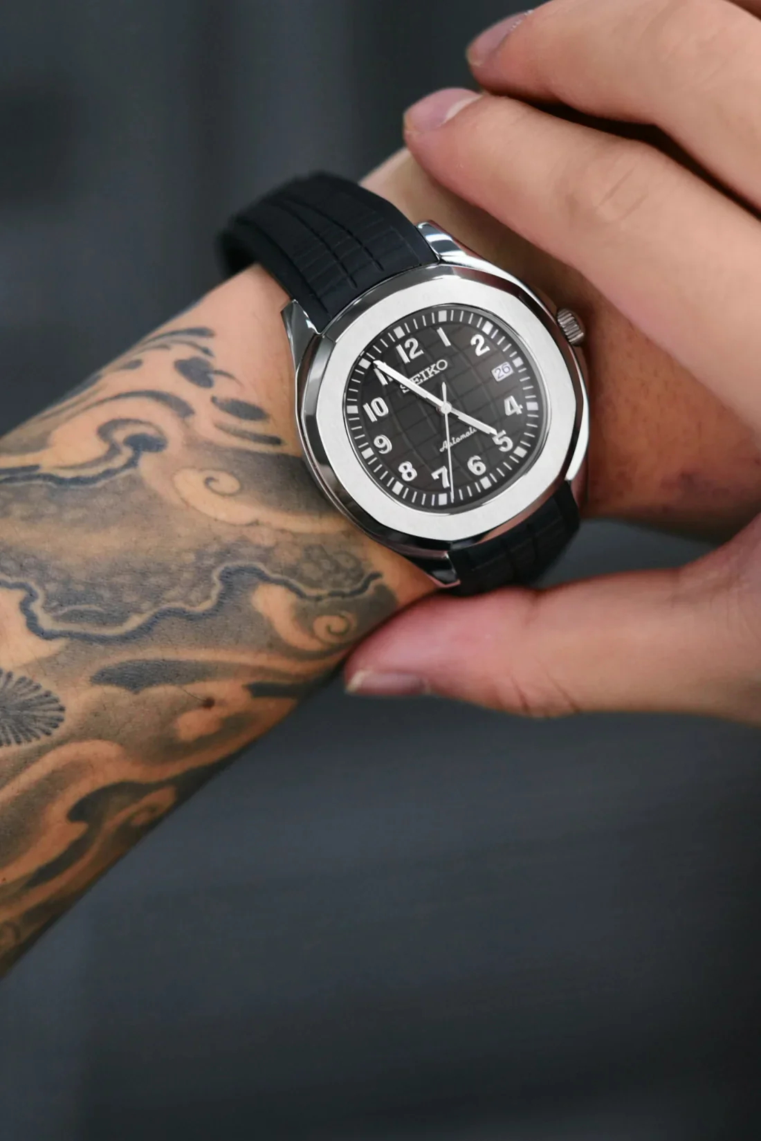 Mod Aquanaut Silver Black Watch - Image 2