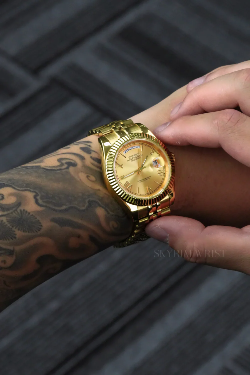 Mod Day-Date Gold Watch - Image 2