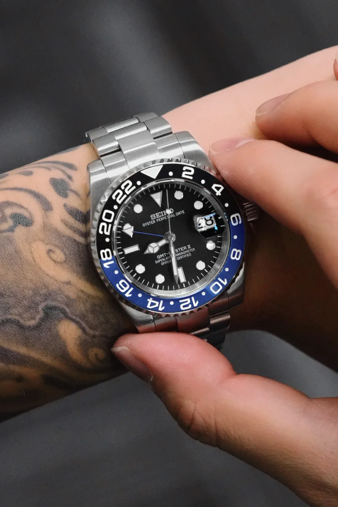 Mod GMT-Master II Batman Watch - Image 2