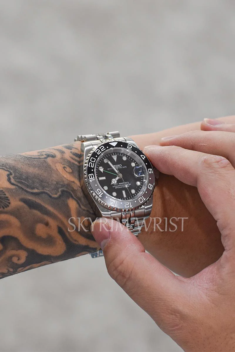 Mod GMT-Master II Bruce Wayne Watch - Image 2