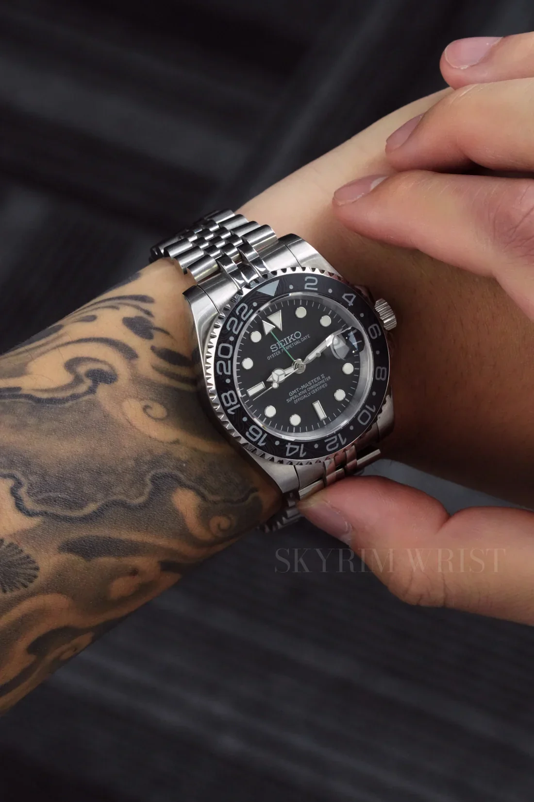 Mod GMT-Master II Bruce Wayne-Carbon Fiber Bezel Watch - Image 2