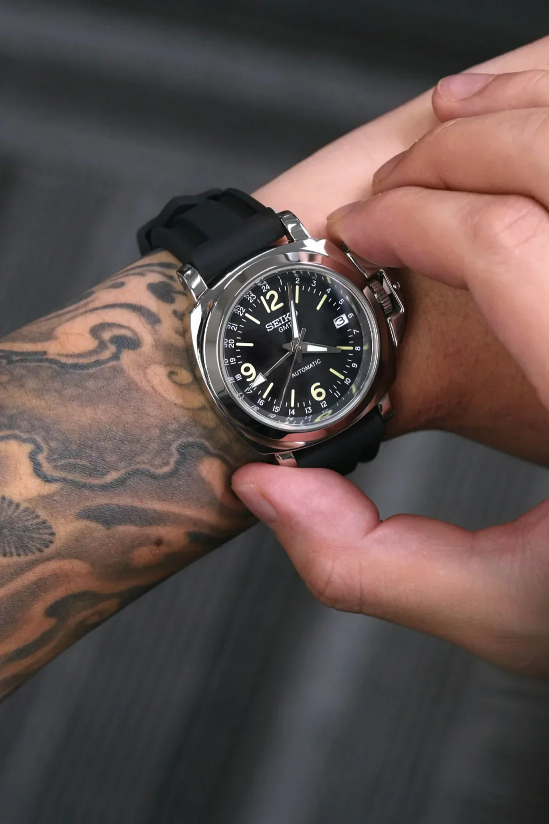 Mod Luminor Black - Pilot GMT Watch - Image 2