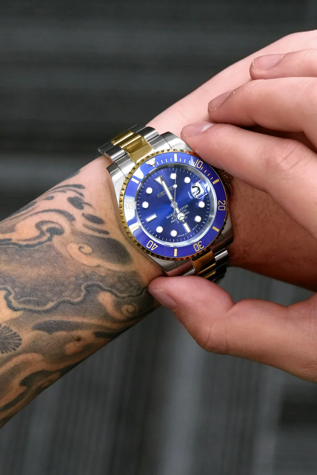 Mod Submariner Two-Tone Gold Blue Watch - Image 2