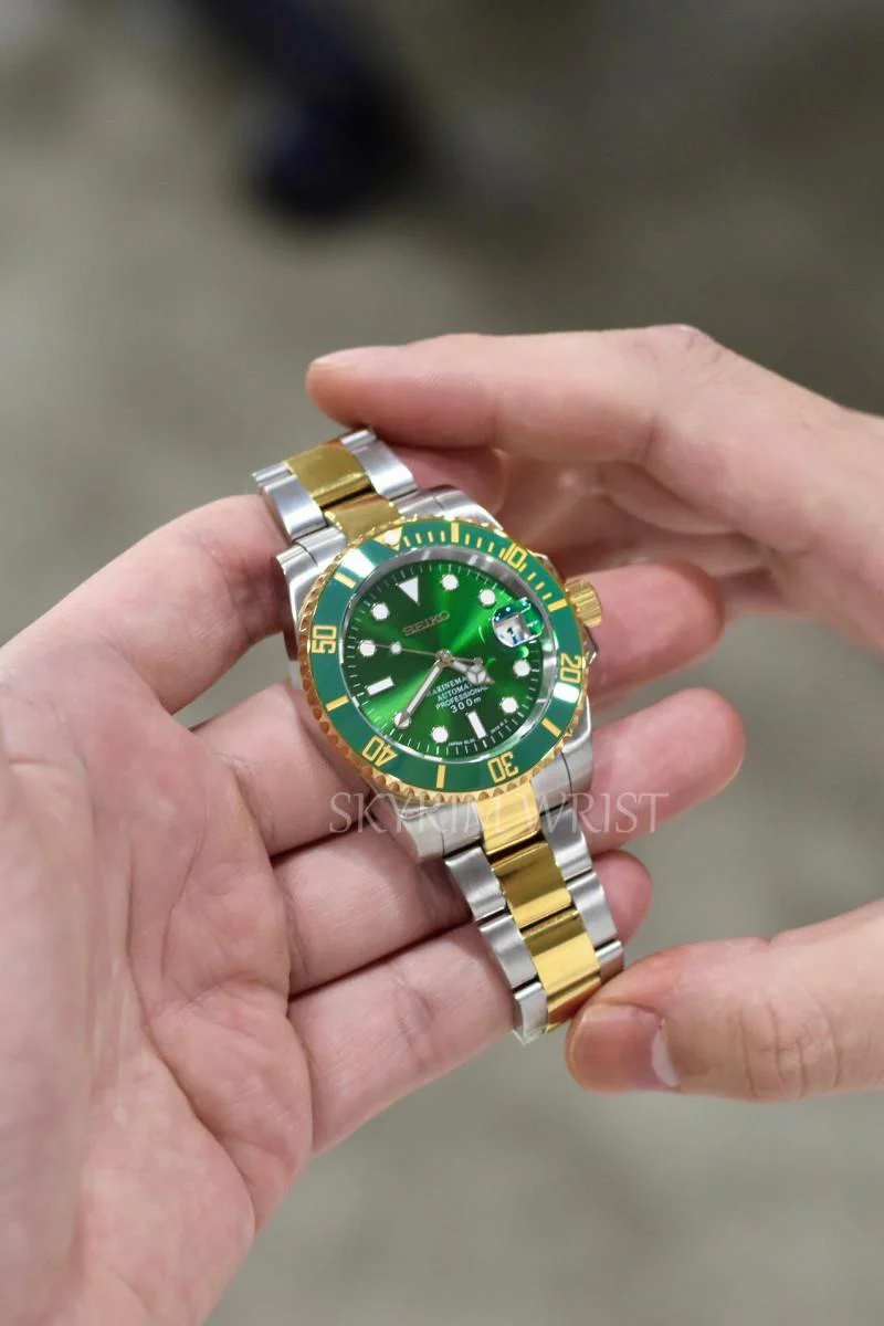 Mod Submariner Two-Tone Gold Green Watch - Image 3