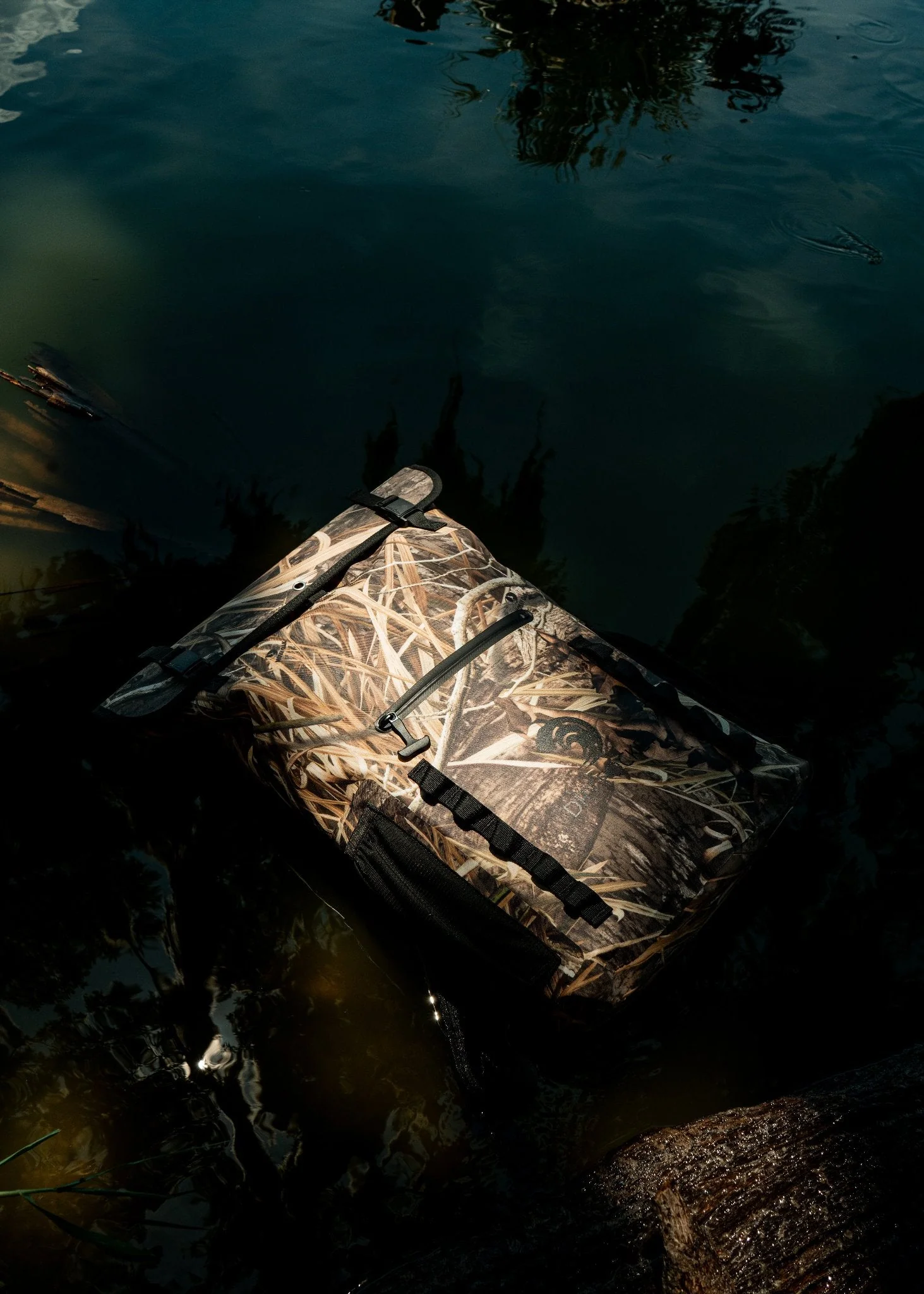 Mossy Oak - 25-Liter, Auto-Sealing, Waterproof, Floating, Scent Proof Dry Bag - Image 7