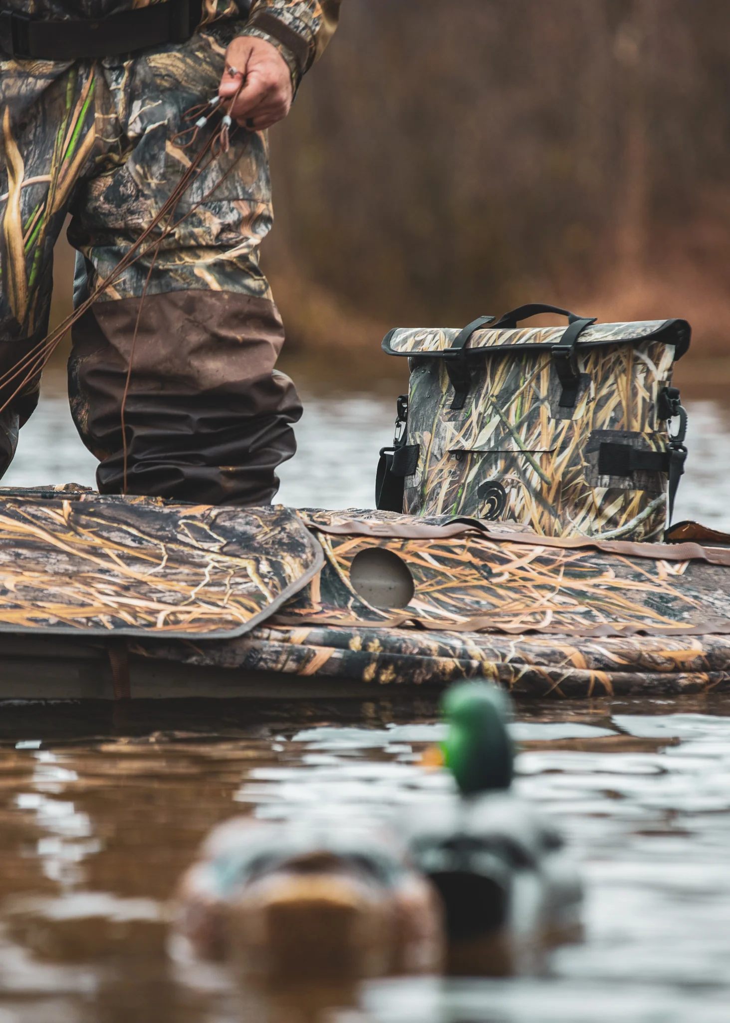 Mossy Oak - Auto-Sealing, Waterproof, Floating, Scent Proof Day-Pack Cooler - Image 6