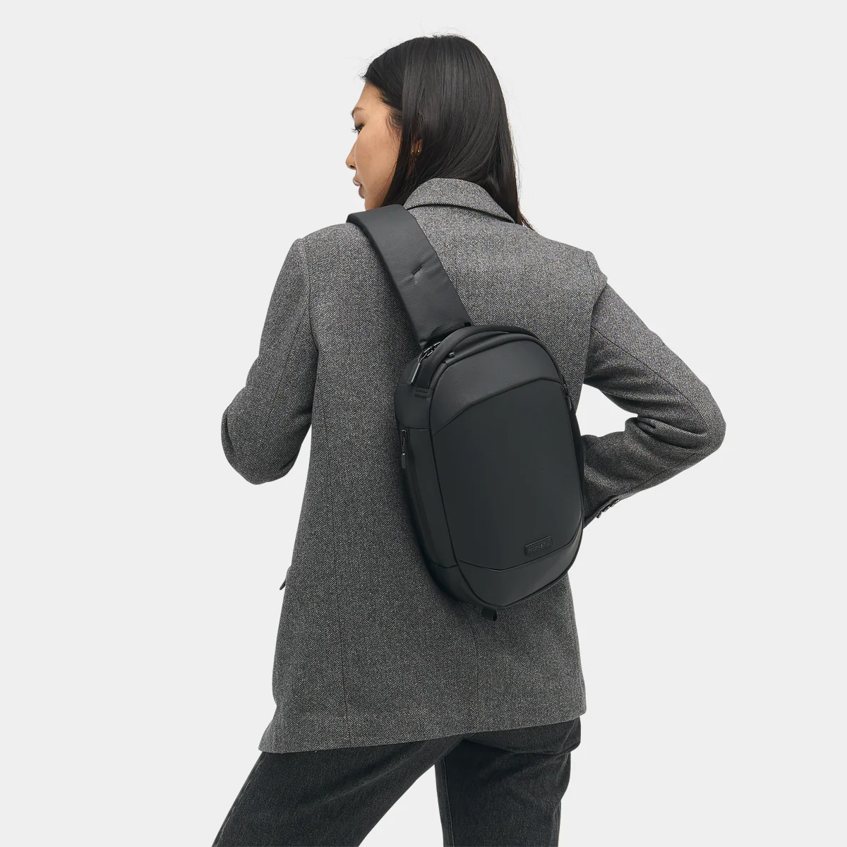 Navigator RS Sling 6L Crossbody Bag - Image 2