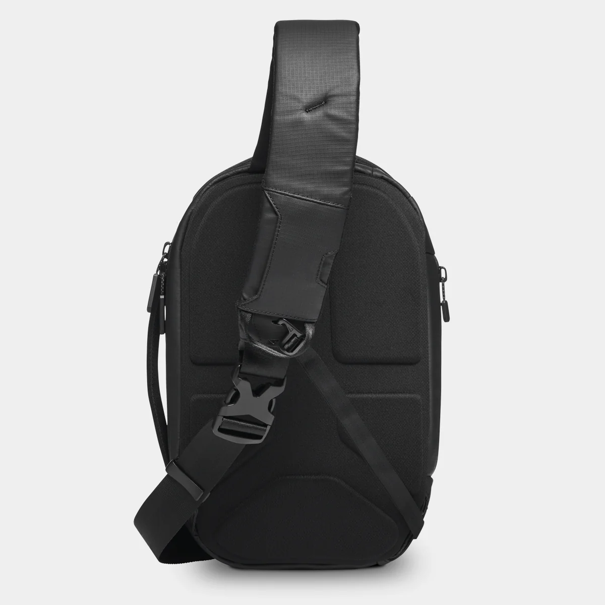 Navigator RS Sling 6L Crossbody Bag - Image 3