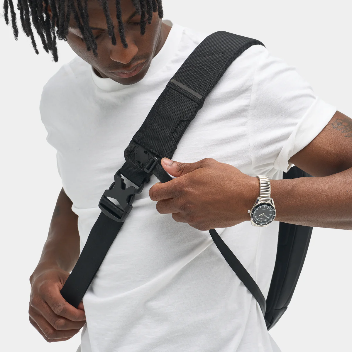 Navigator Sling 6L Crossbody Bag - Image 3