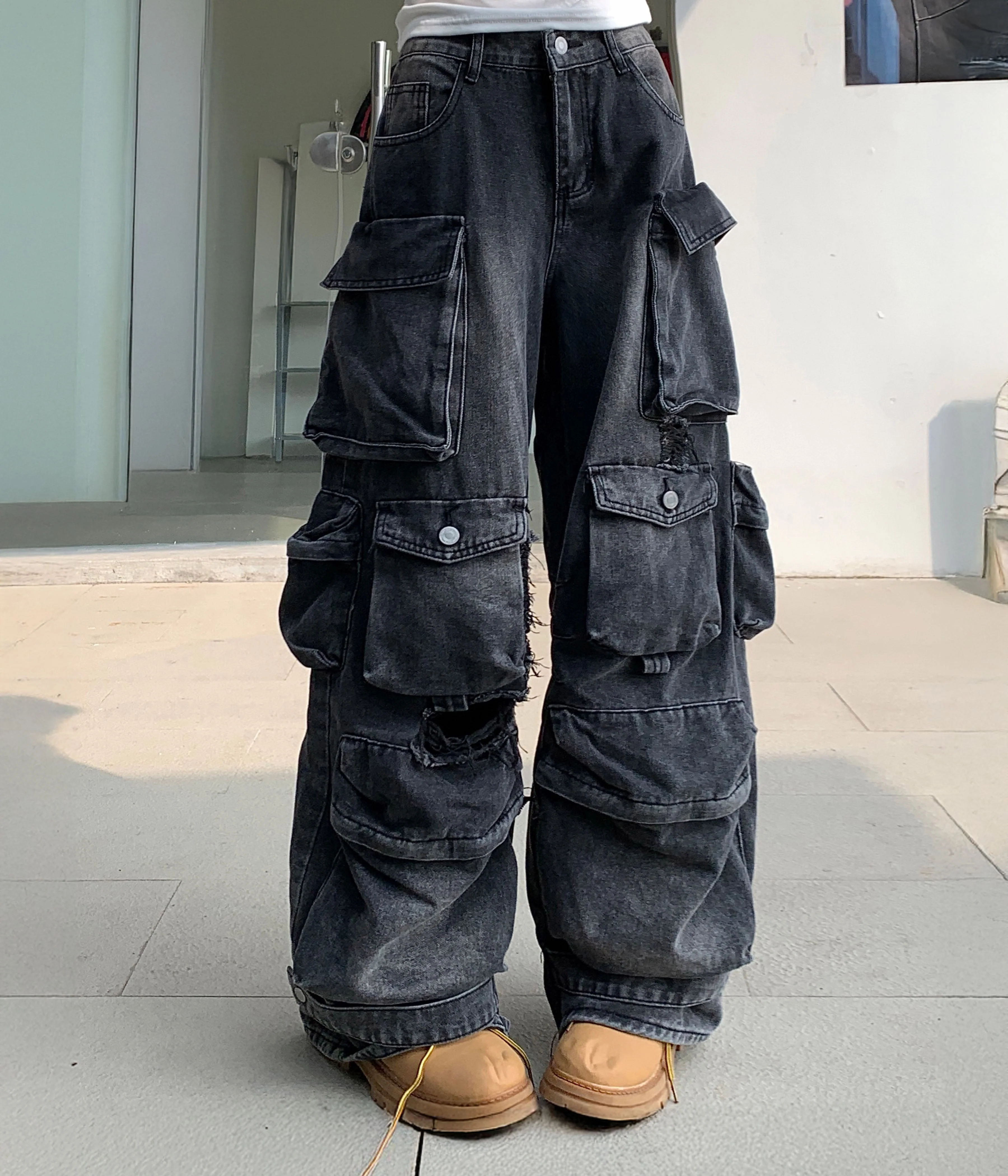NOIR DISTRESSED CARGO DENIM - Image 3