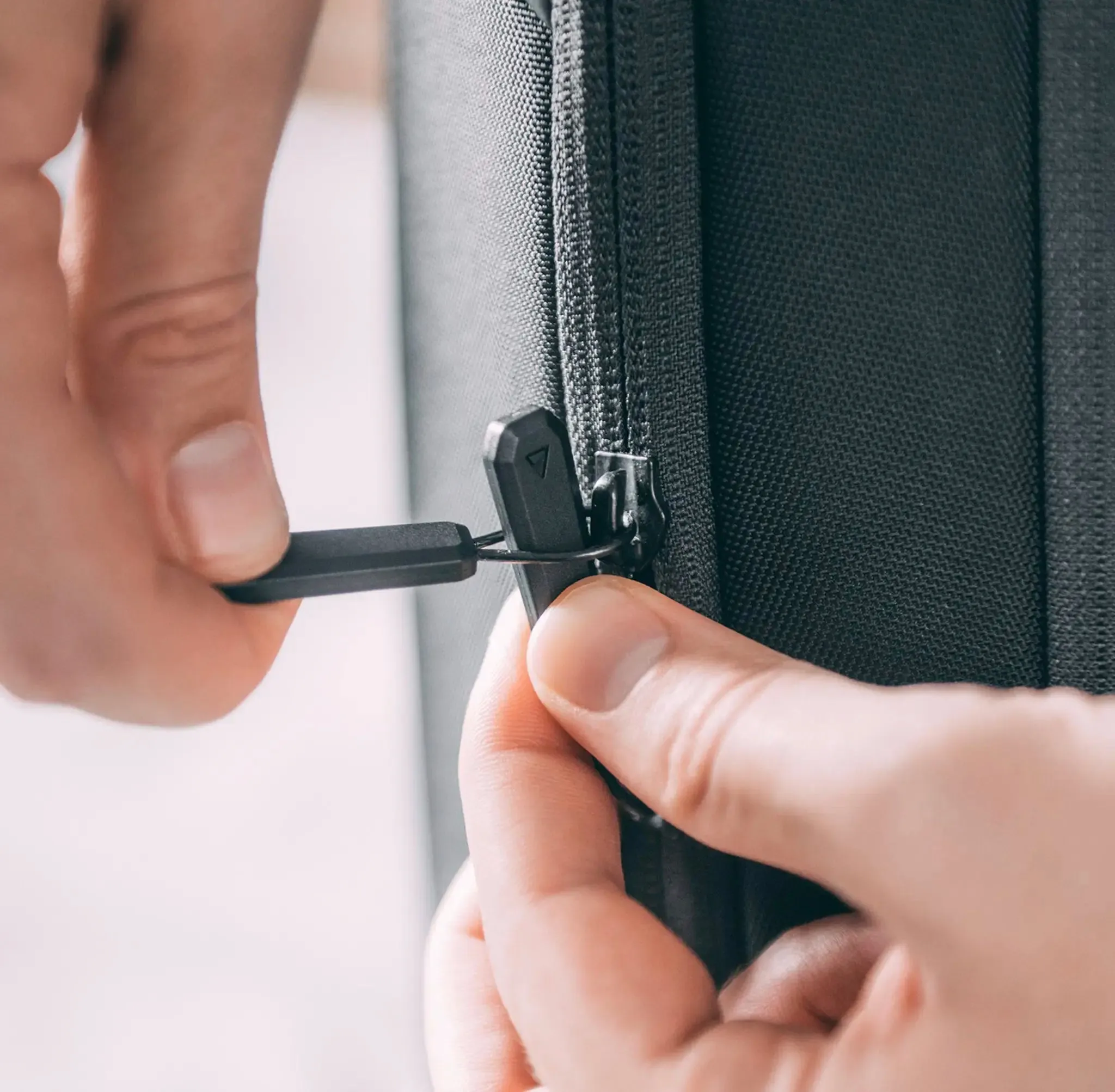 Navigator Expandable Carry-On Soft Suitcase - Image 5
