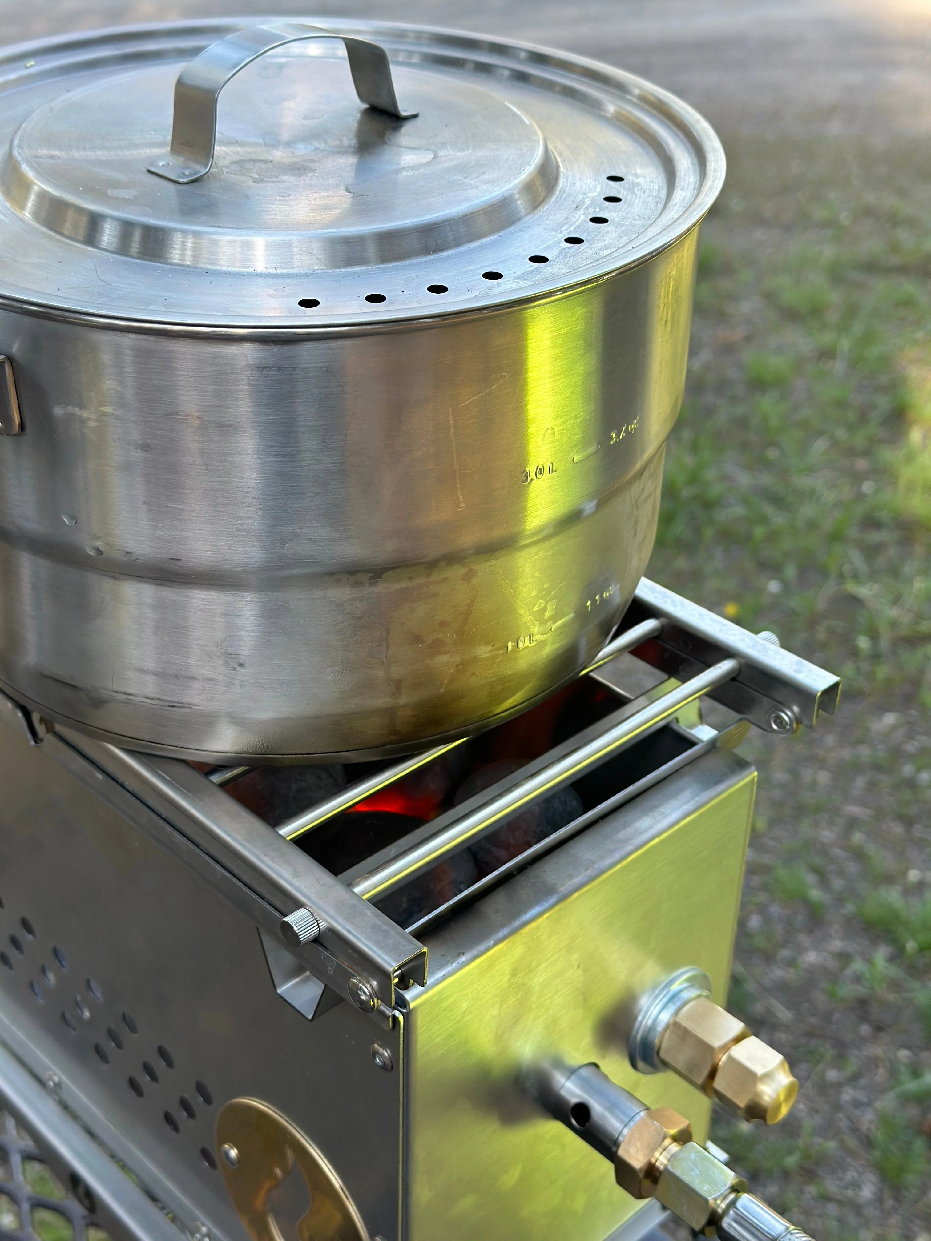 Over Under Grill Thingy: Stand and Grill In One! - Image 6