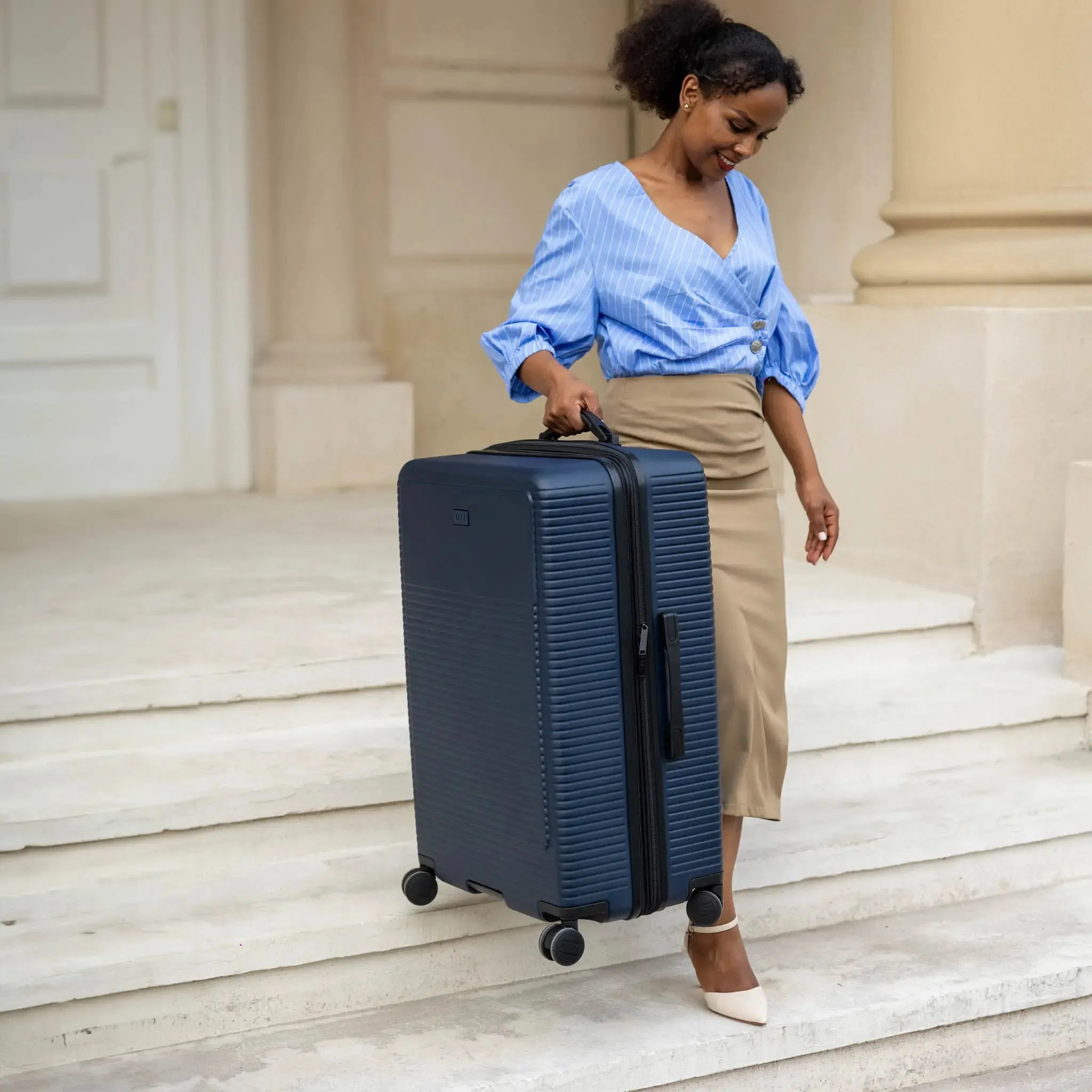Passage 3 Piece Expandable Retro Luggage Set - Image 14
