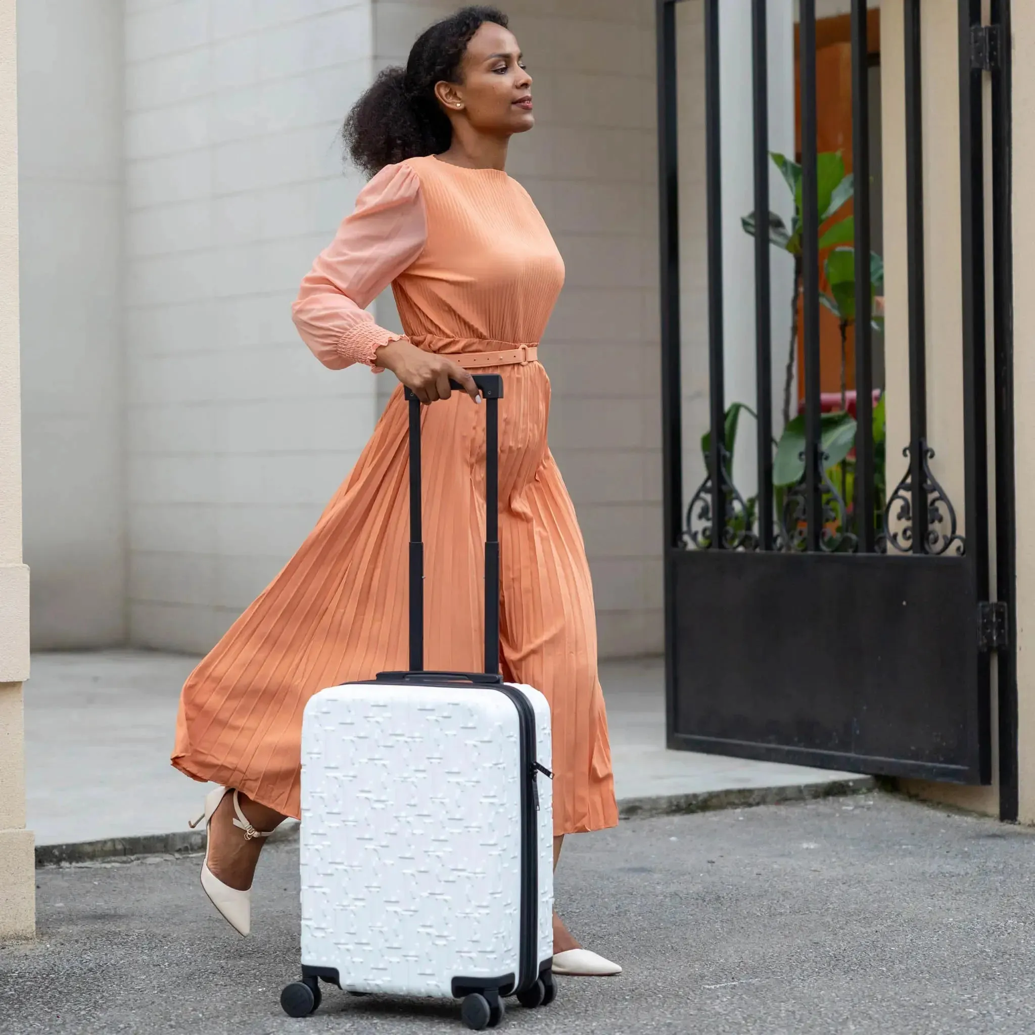 Passage 3 Piece Expandable Retro Luggage Set - Image 8