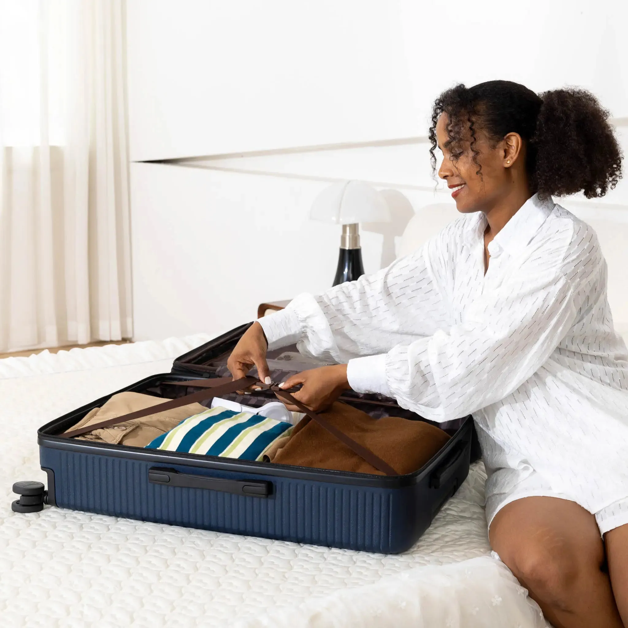 Passage 3 Piece Expandable Retro Luggage Set - Image 9