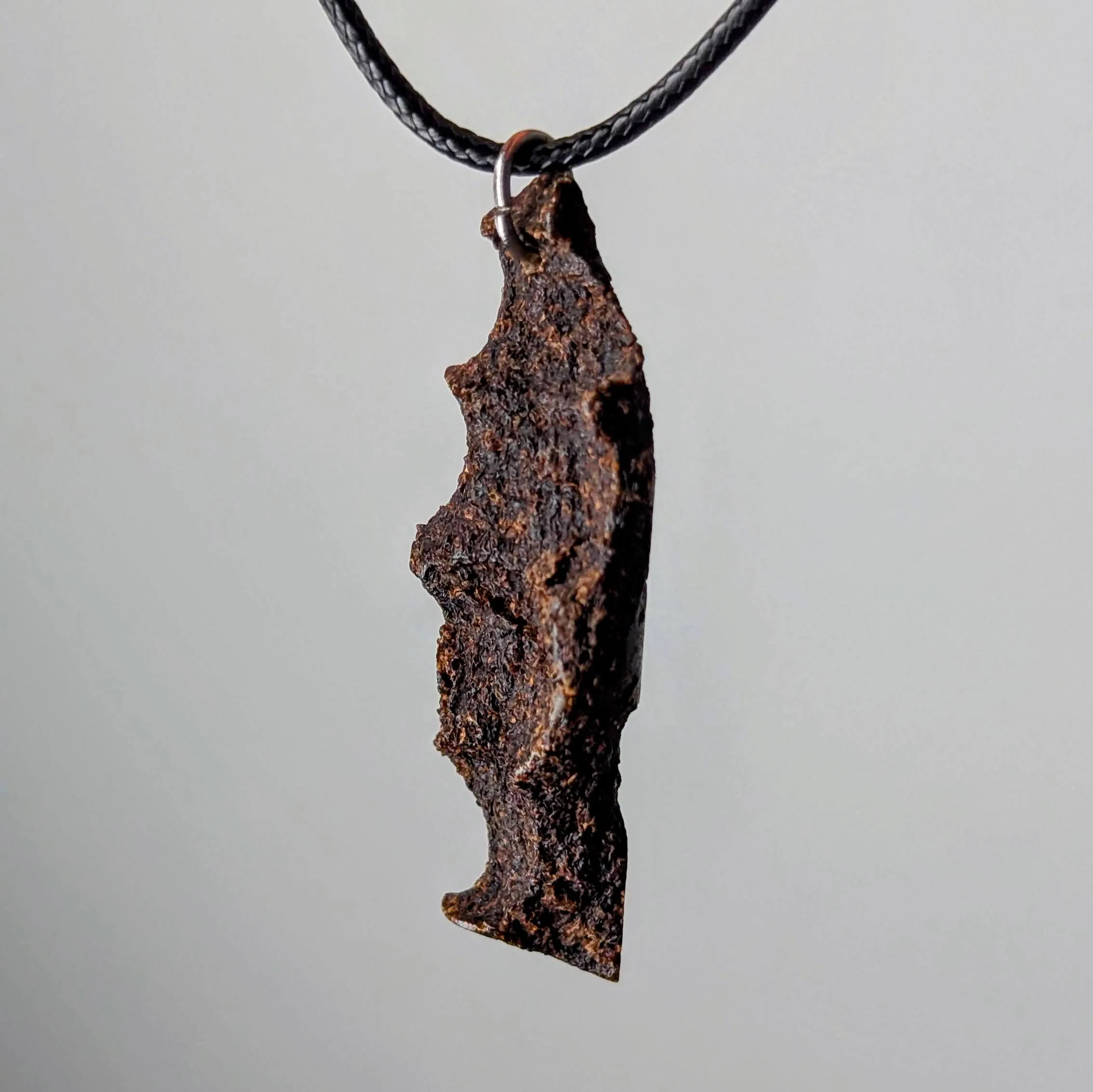 Peliacys Pendant Necklace - Image 3