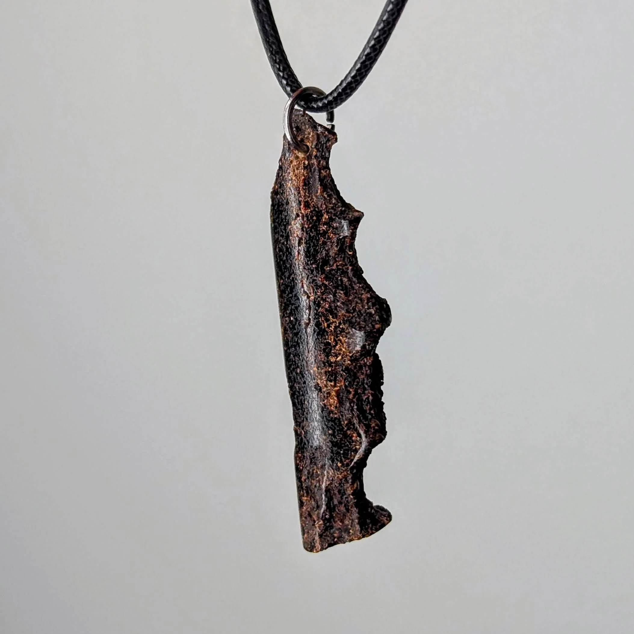 Peliacys Pendant Necklace - Image 4