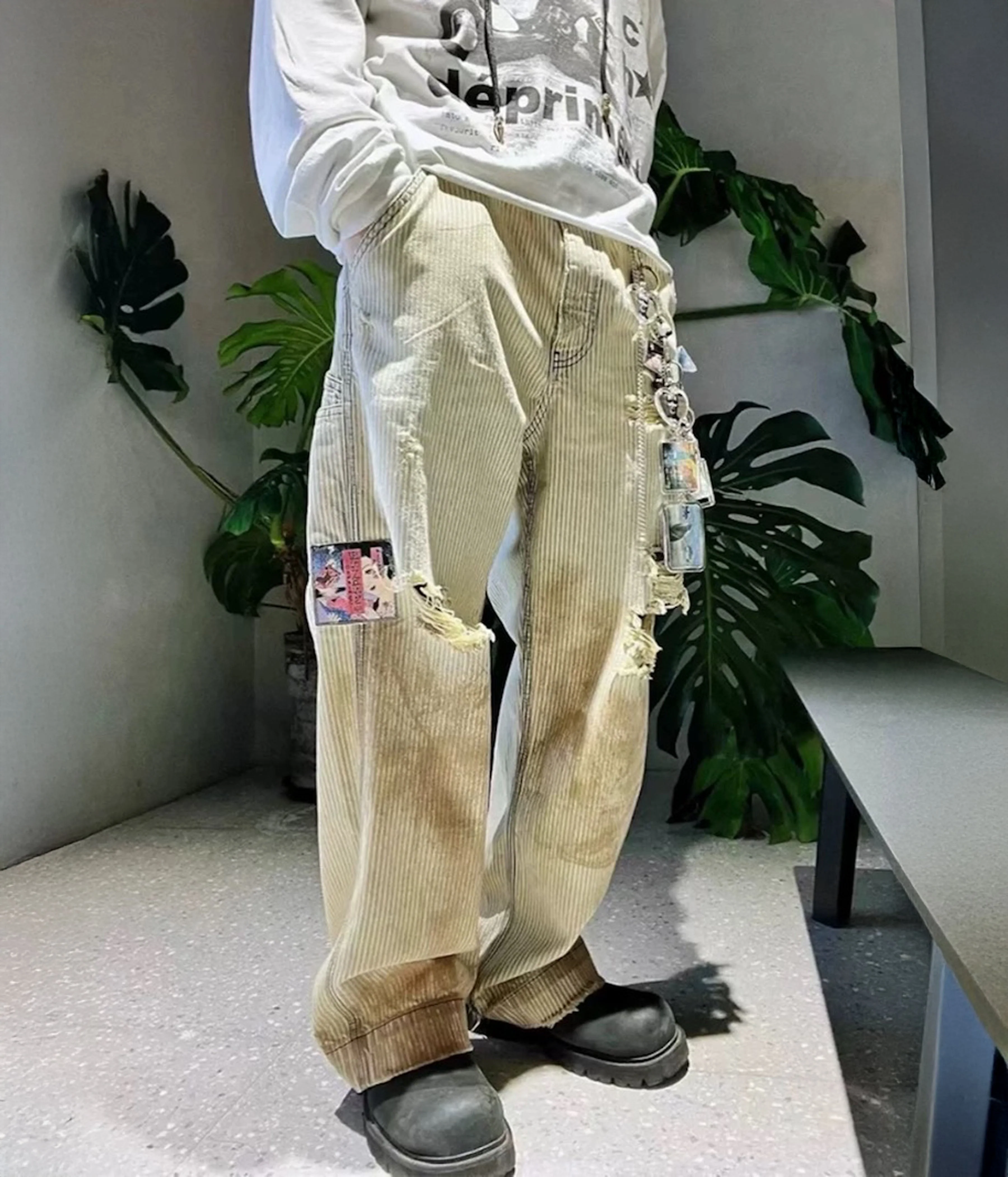 PINSTRIPE DESTROYED DENIM - Image 3