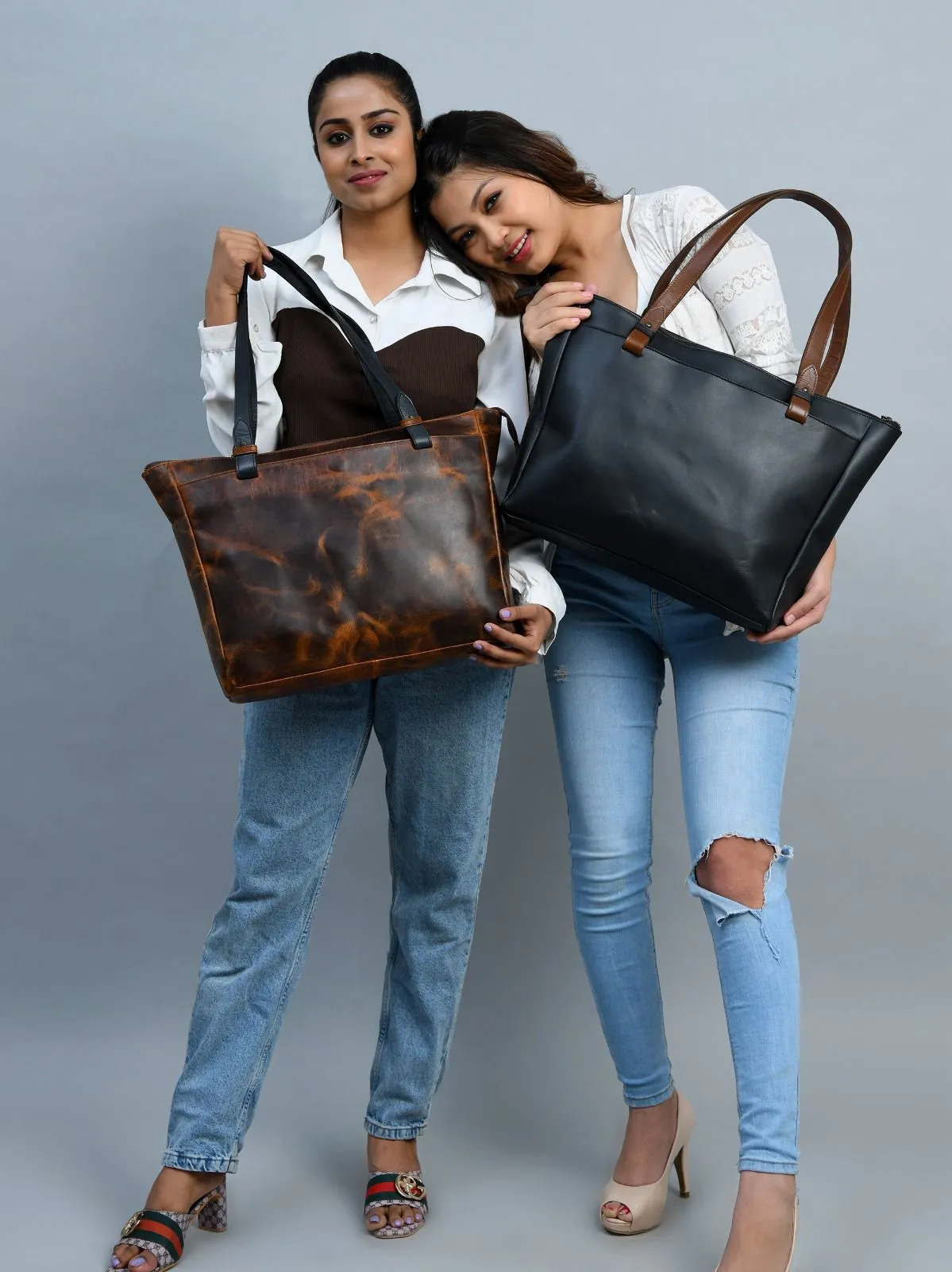 Portland Leather Tote with Zipper - Image 14
