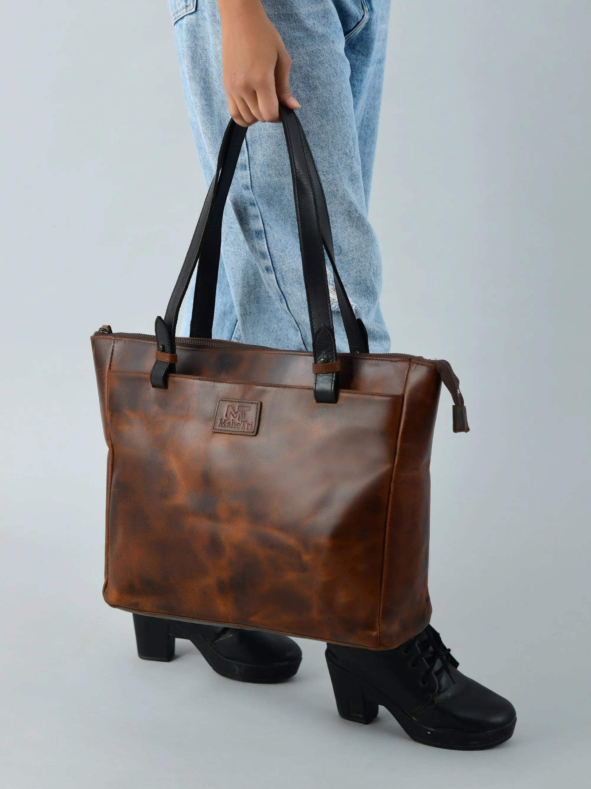 Portland Leather Tote with Zipper - Image 2