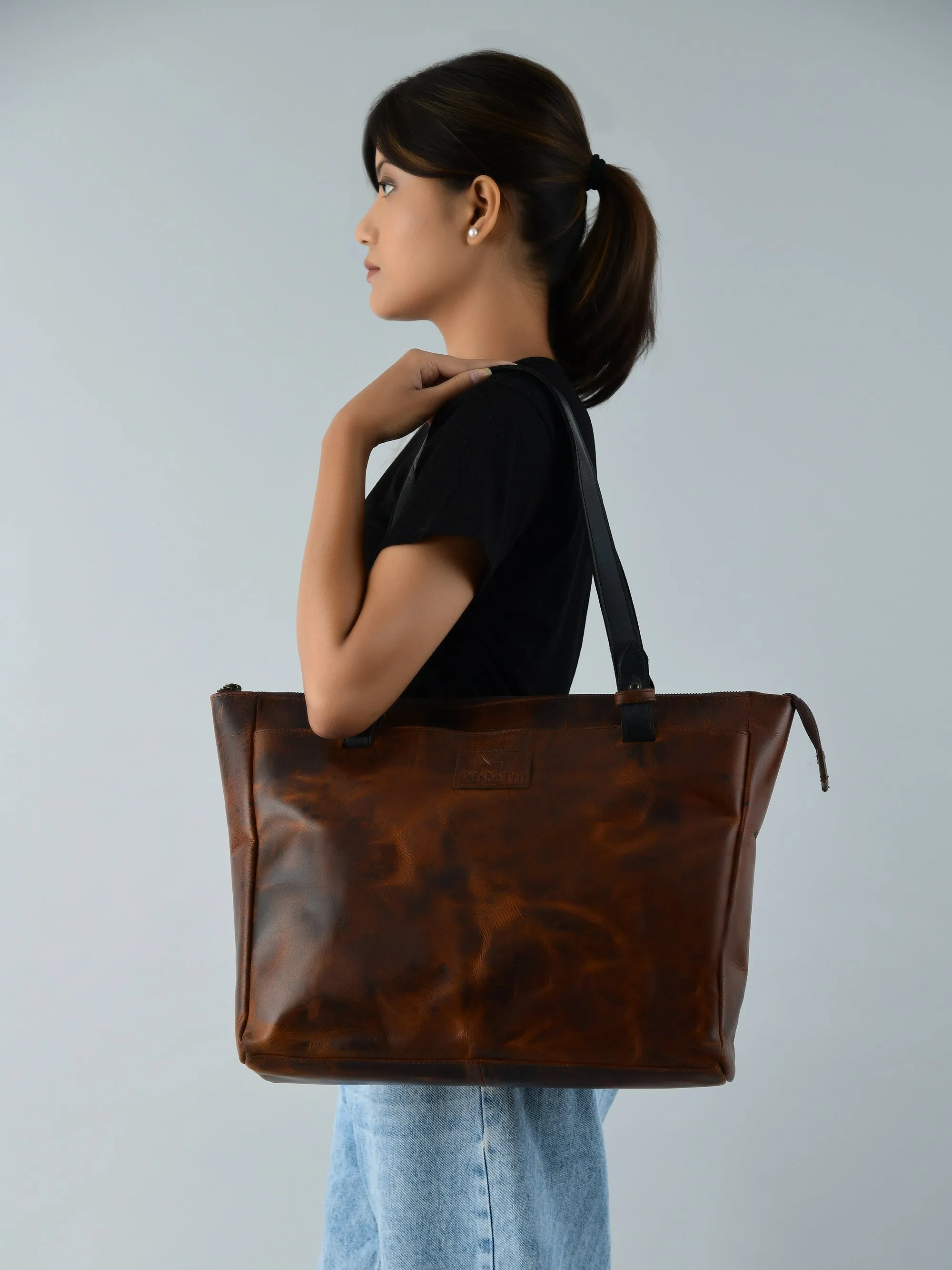 Portland Leather Tote with Zipper - Image 4
