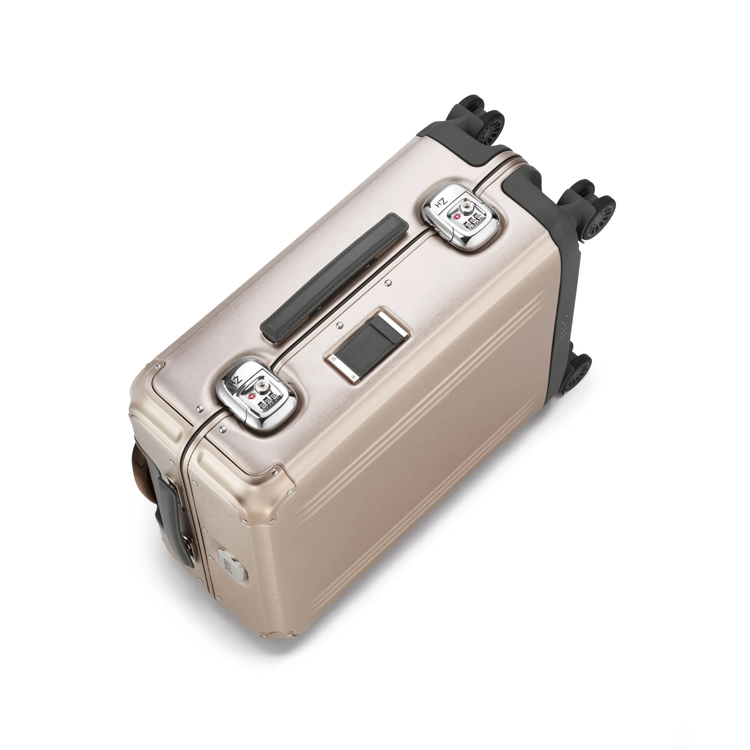 Pursuit Aluminum | Continental Carry-On Suitcase - Image 15
