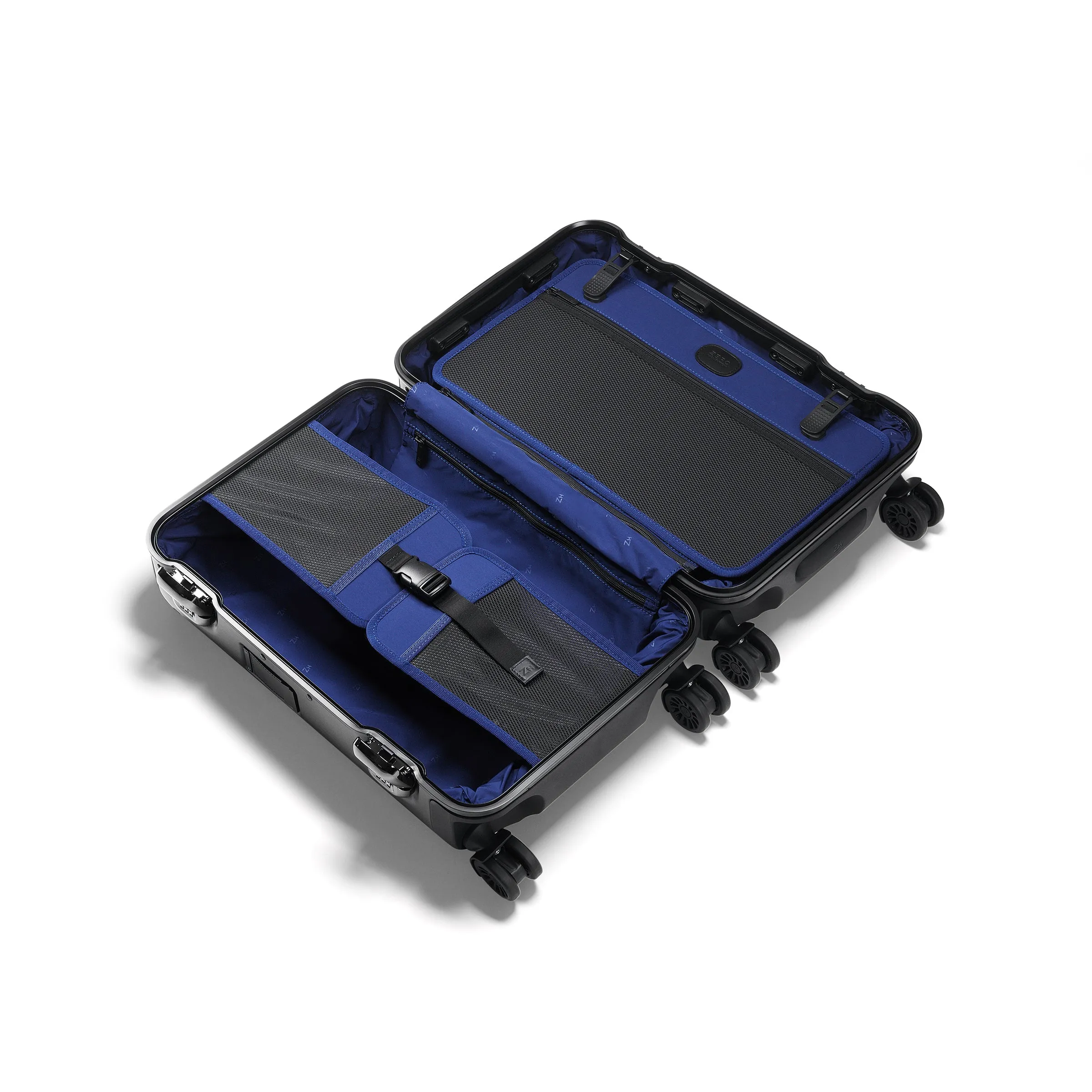 Pursuit Aluminum | International Carry-On Suitcase - Image 12