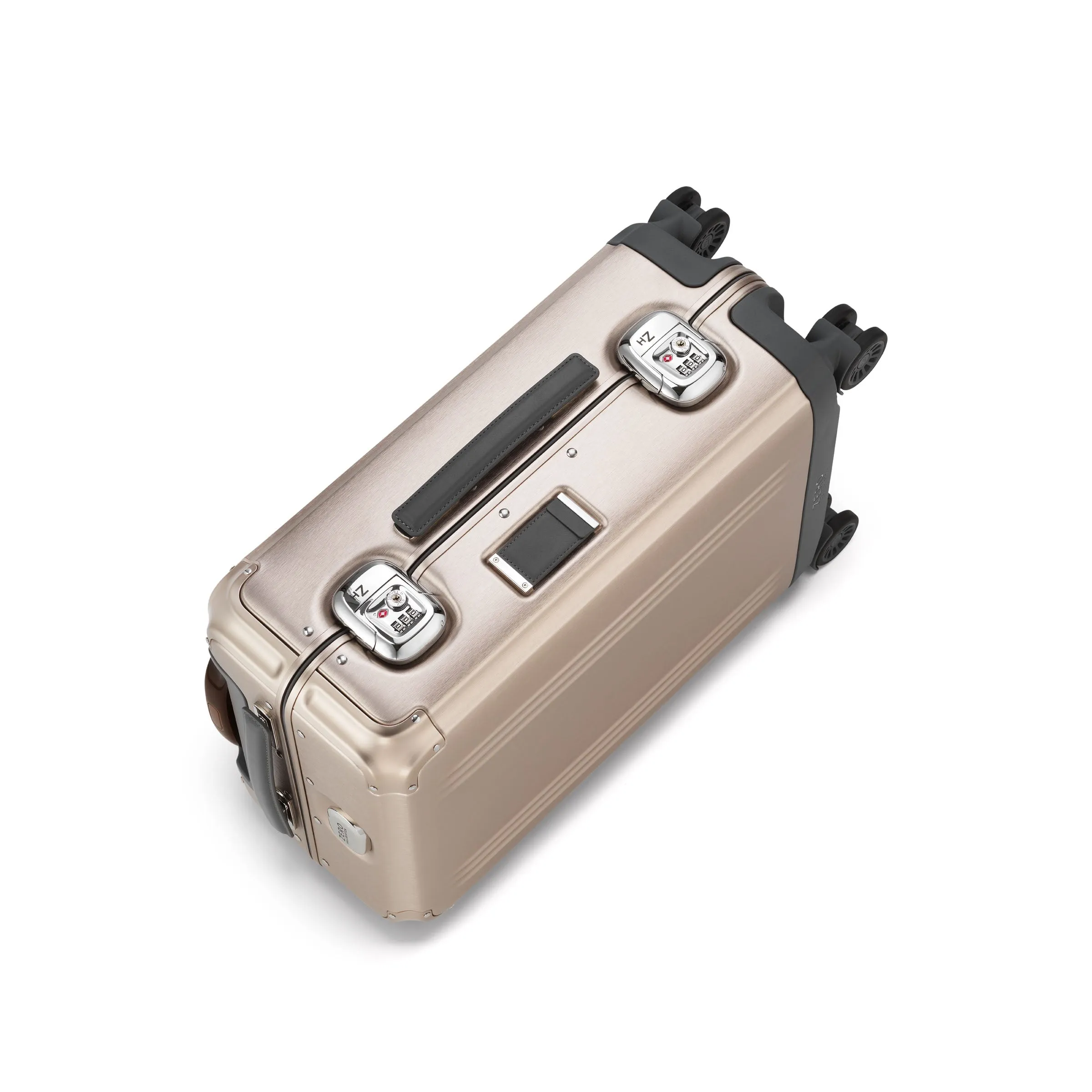 Pursuit Aluminum | International Carry-On Suitcase - Image 17