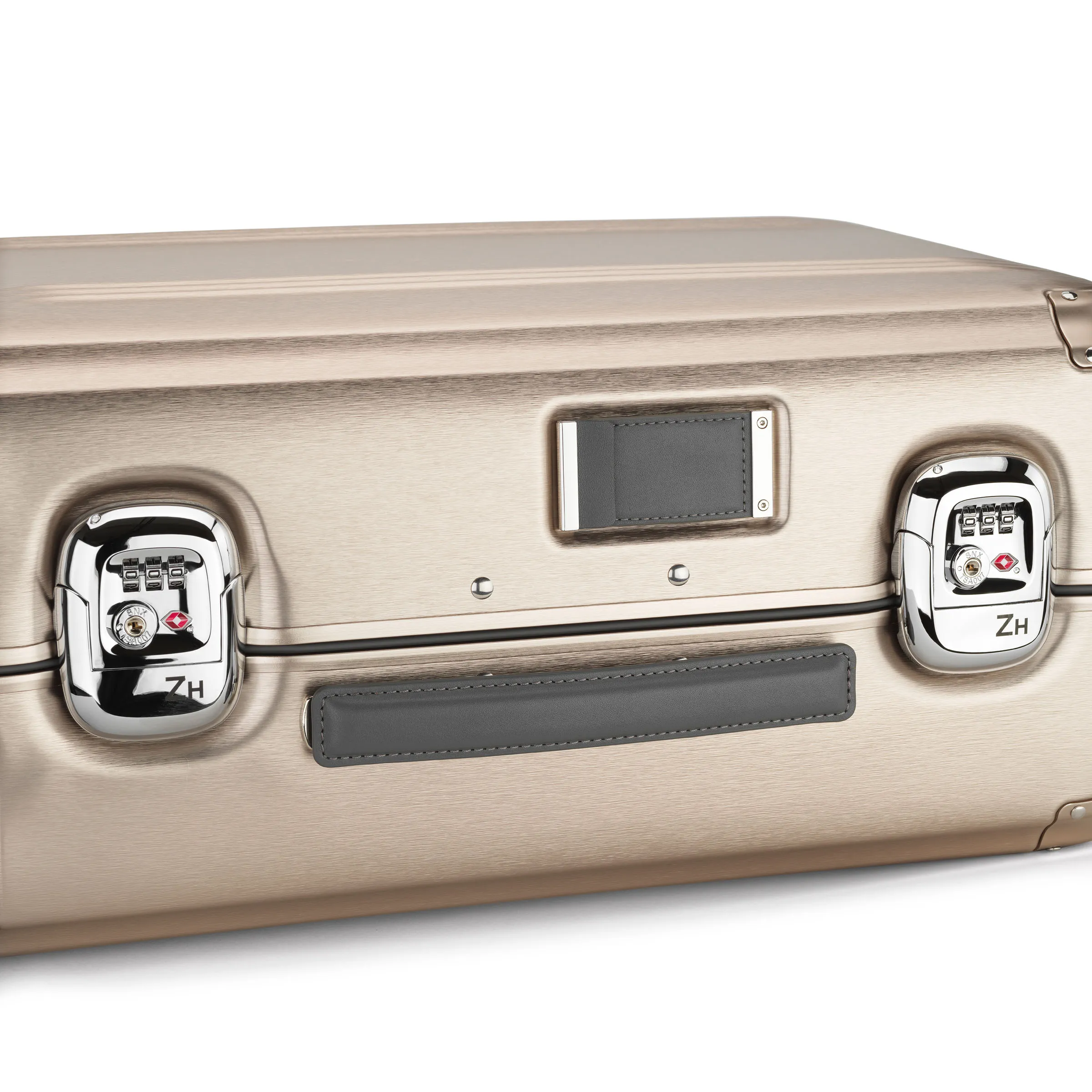 Pursuit Aluminum | International Carry-On Suitcase - Image 18