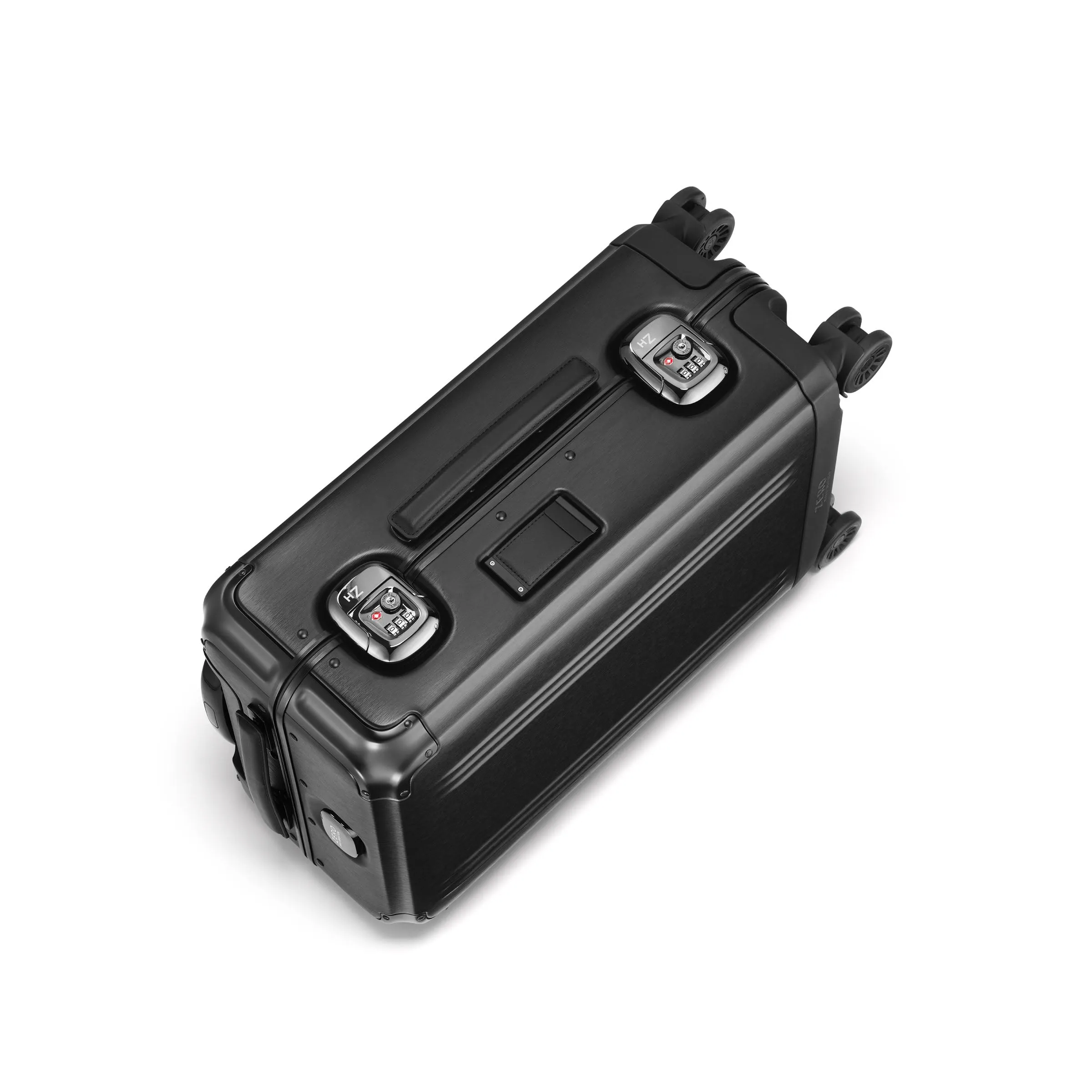 Pursuit Aluminum | International Carry-On Suitcase - Image 8