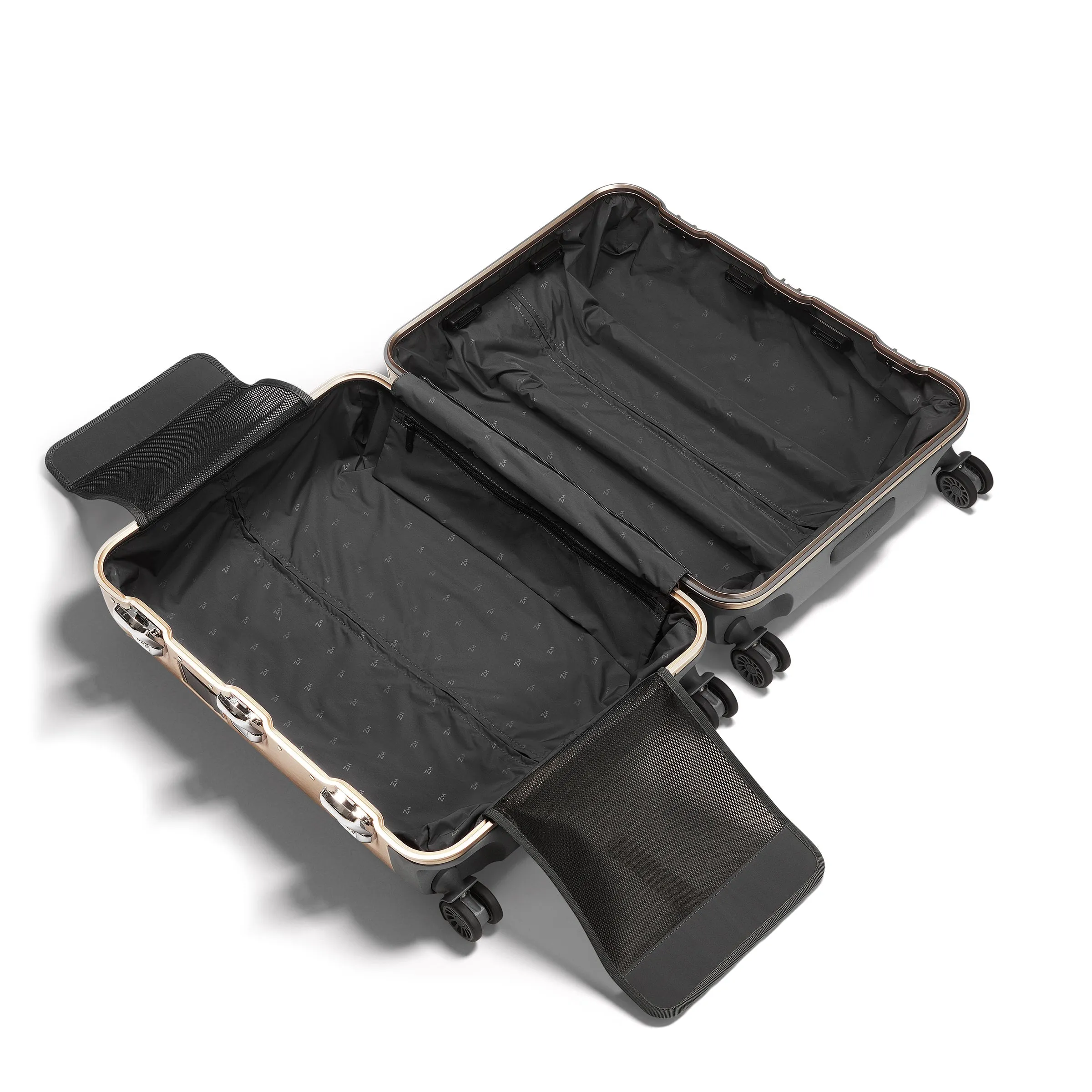 Pursuit Aluminum | Medium Suitcase - Image 12