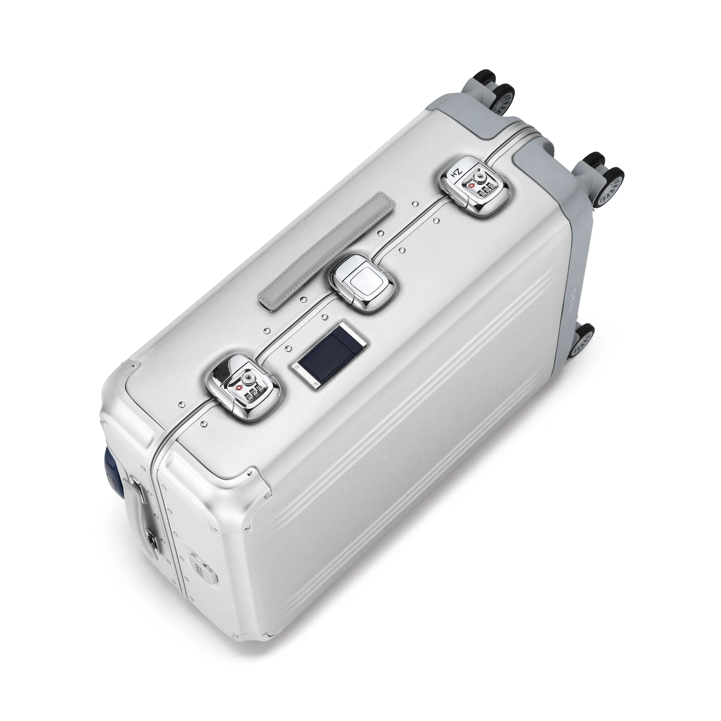 Pursuit Aluminum | Medium Suitcase - Image 16