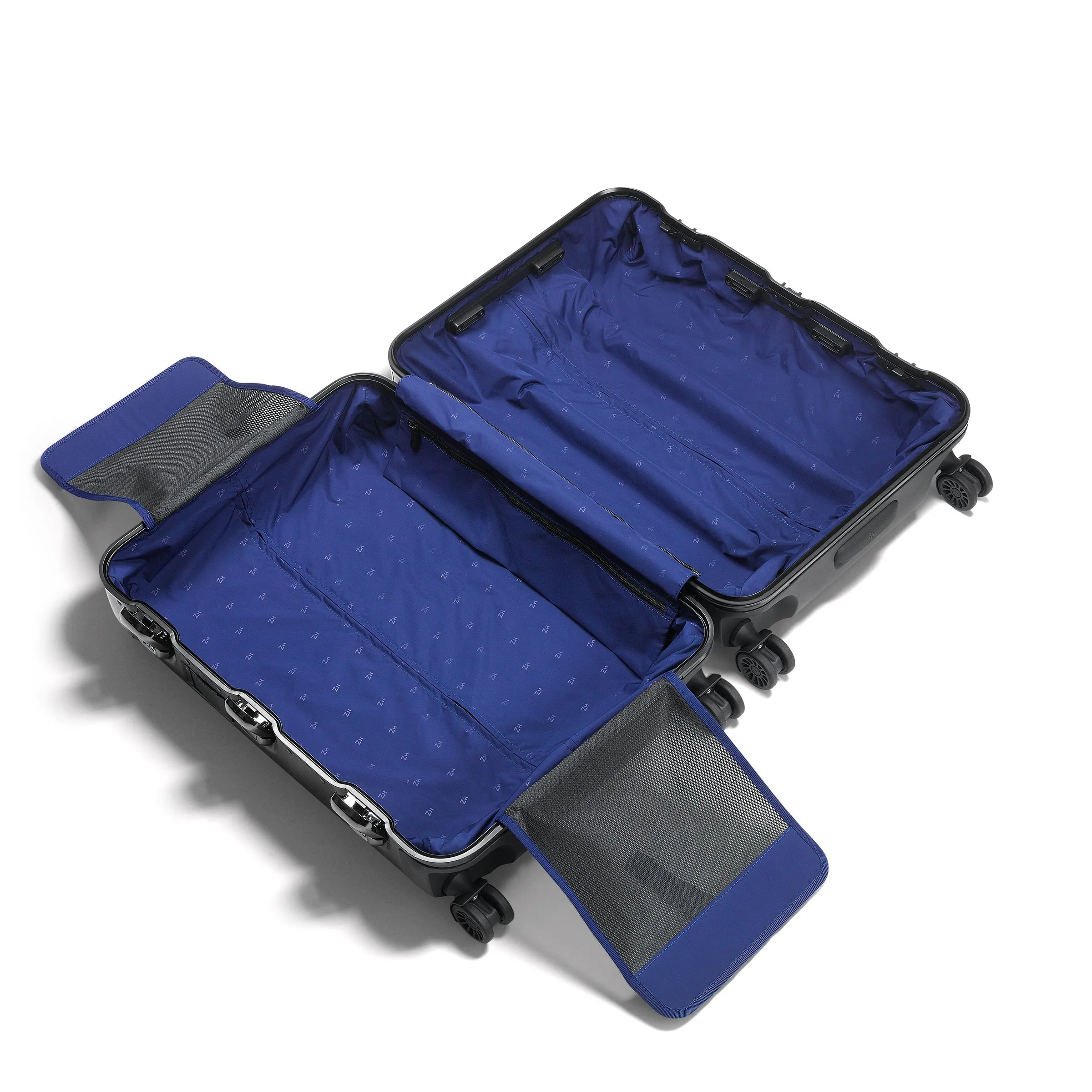 Pursuit Aluminum | Medium Suitcase - Image 7