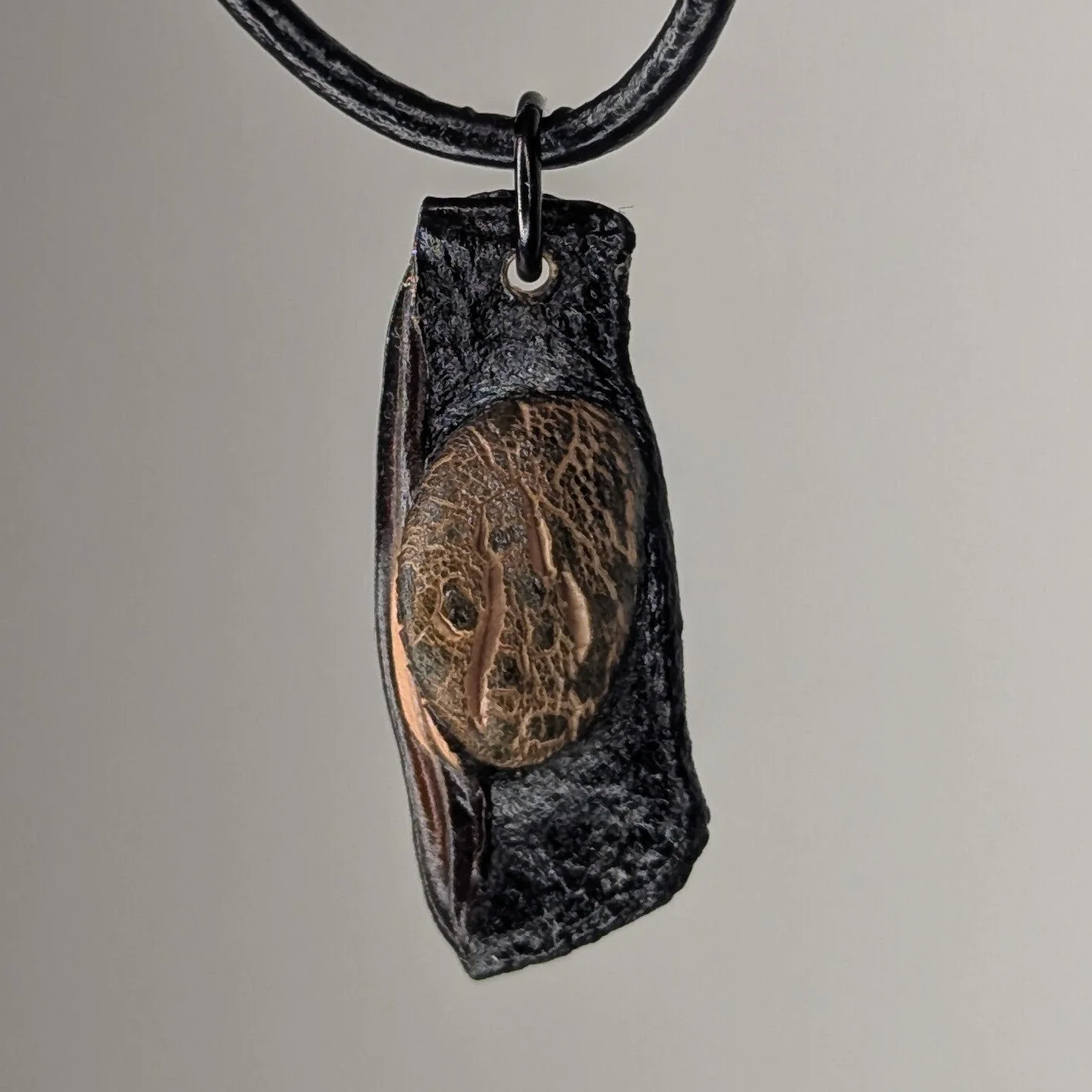 Sacronyx Pendant Necklace - Image 2