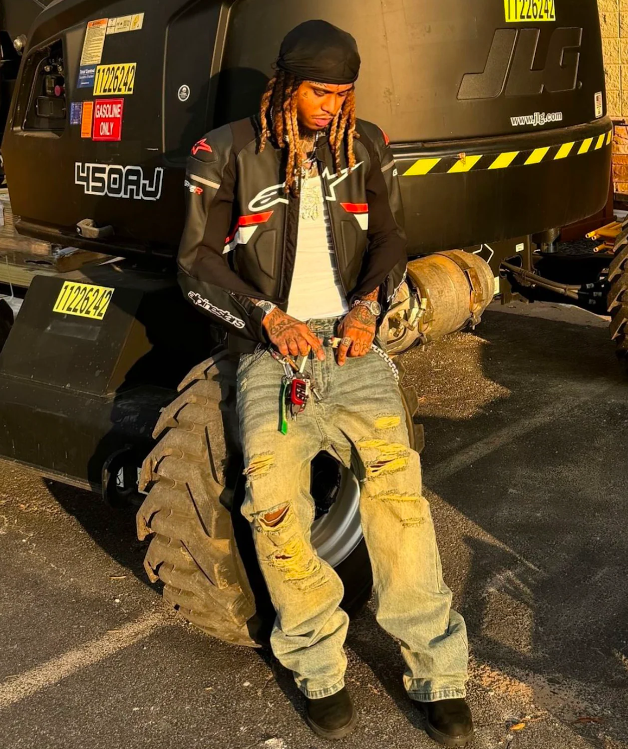 SANDWASH DISTRESSED DENIM - Image 5