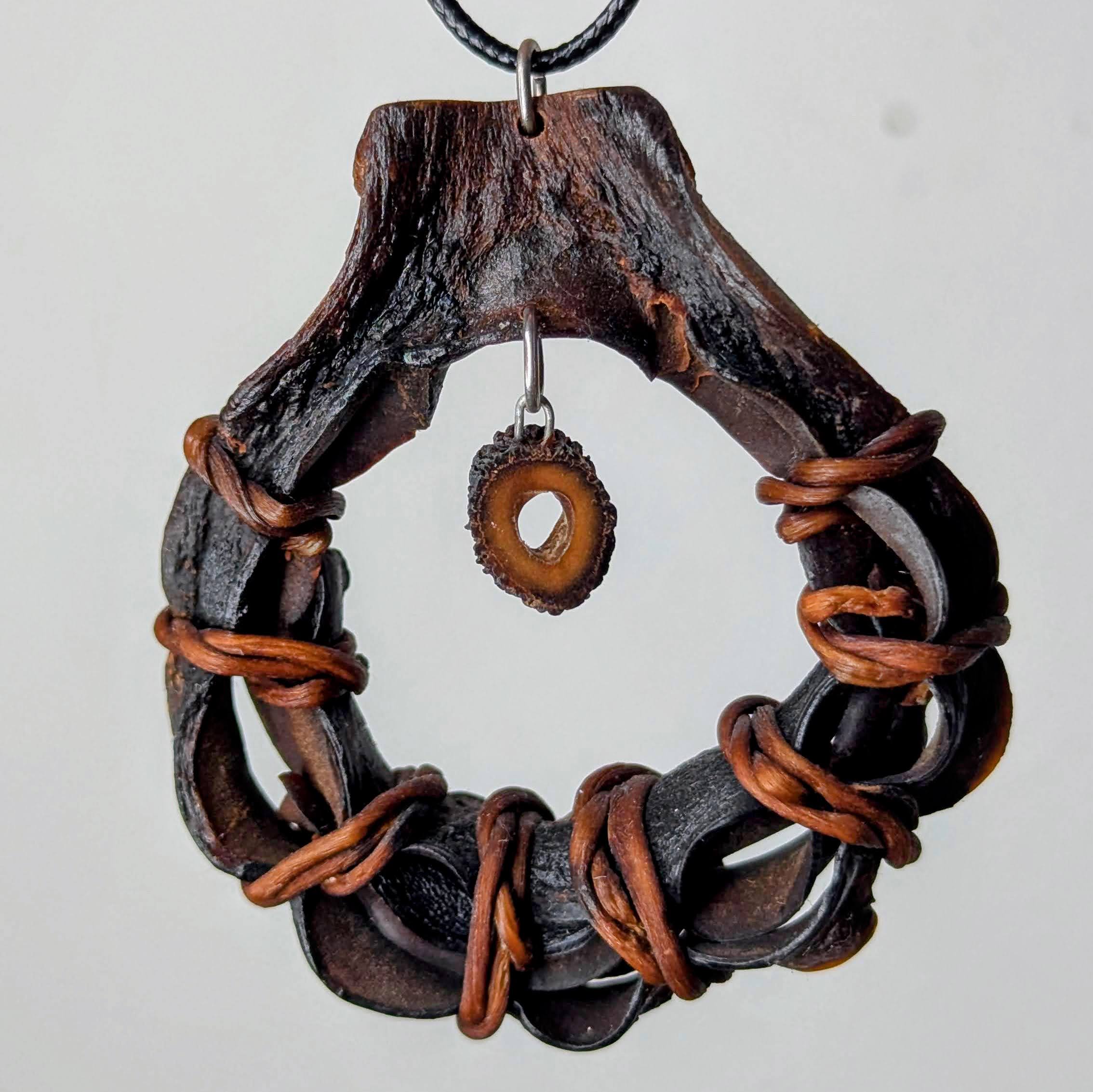 Sarcolaria Pendant Necklace - Image 5