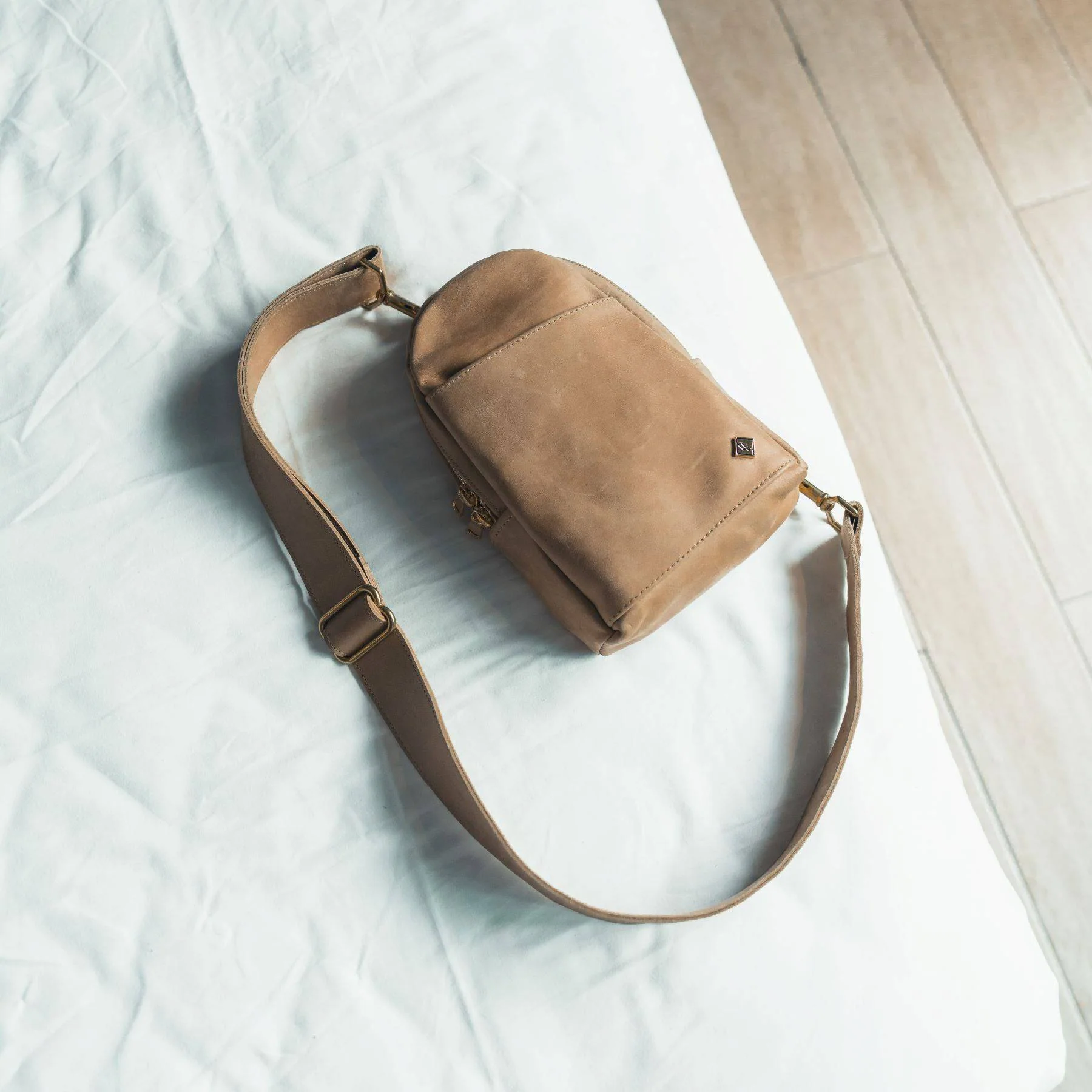 Stylish Leather Sling Bag for Women - Image 13