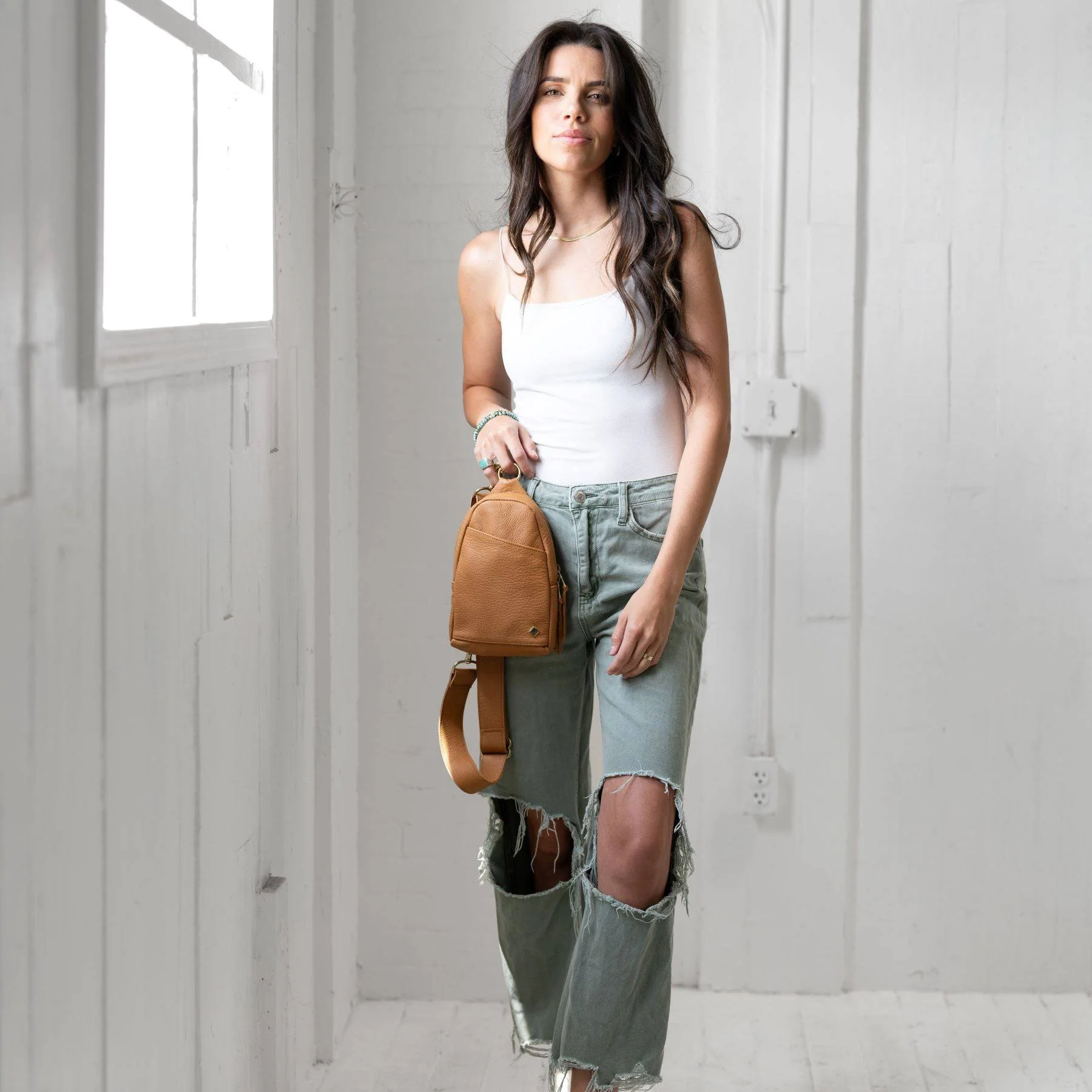 Stylish Leather Sling Bag for Women - Image 3